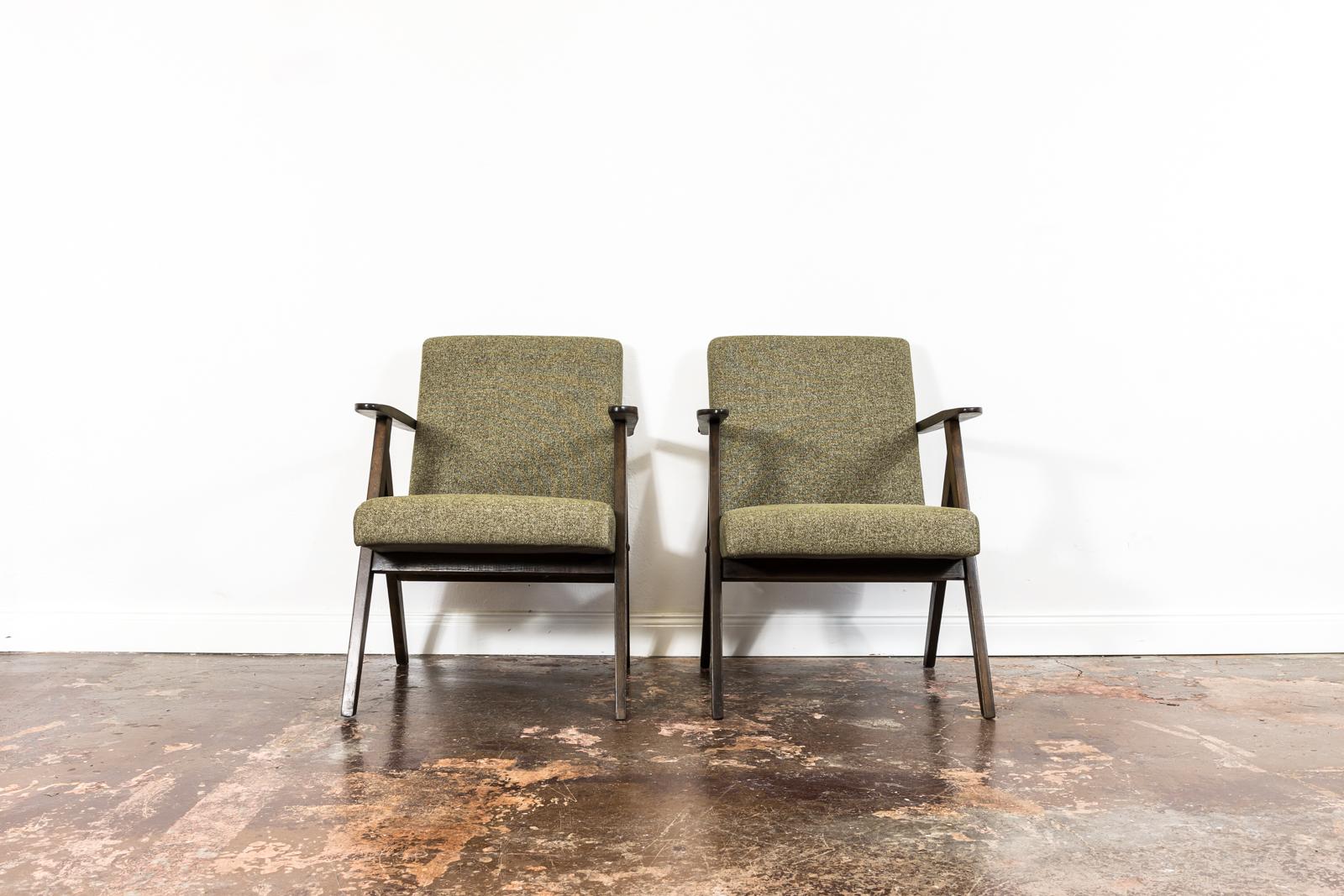 Pair of midcentury oak armchairs 1960s, Poland.
Completely restored.