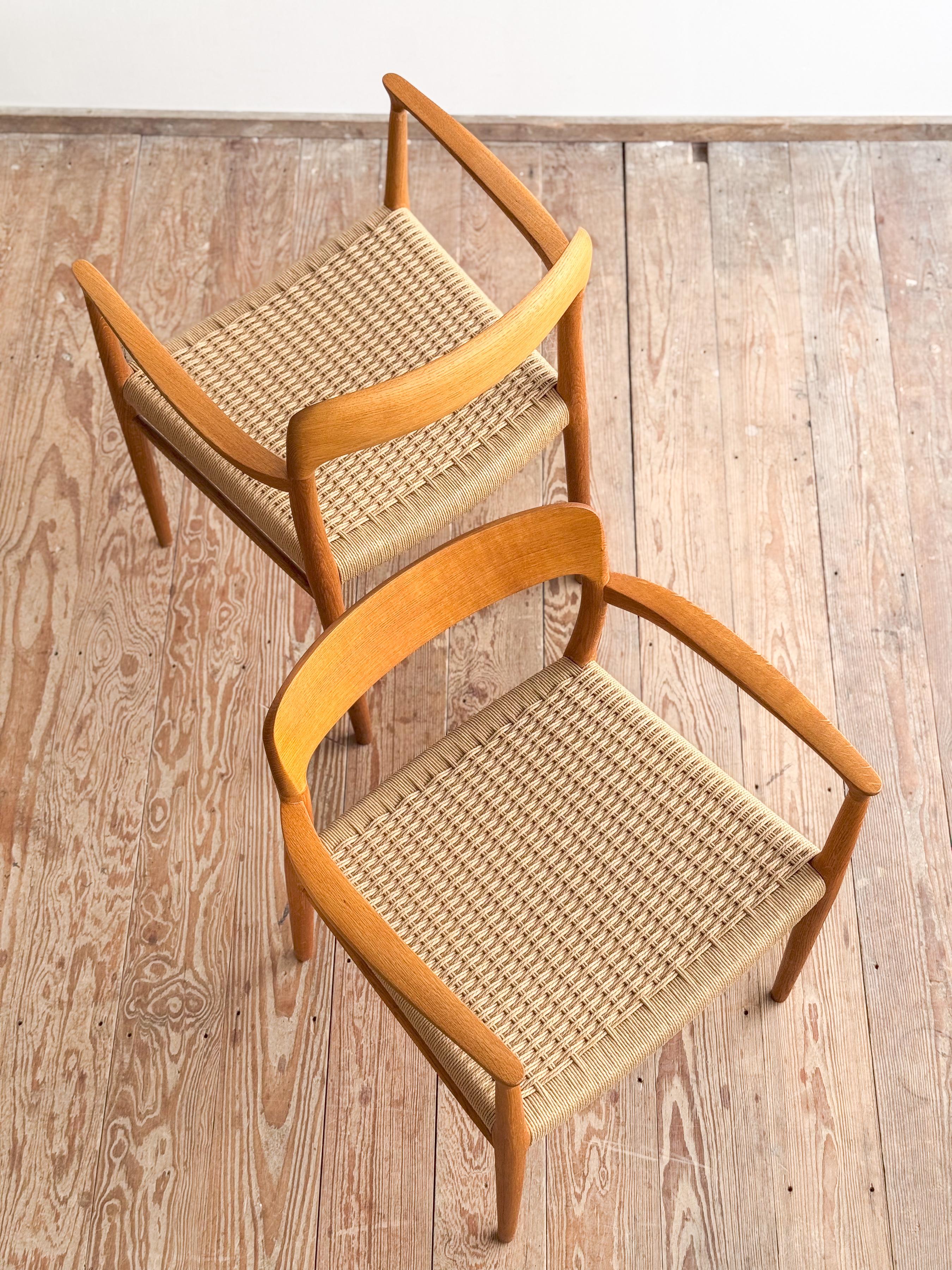 Mid-20th Century Pair of Mid-Century Oak Dining Chairs #56 by Niels O. Møller for J. L. Moller For Sale