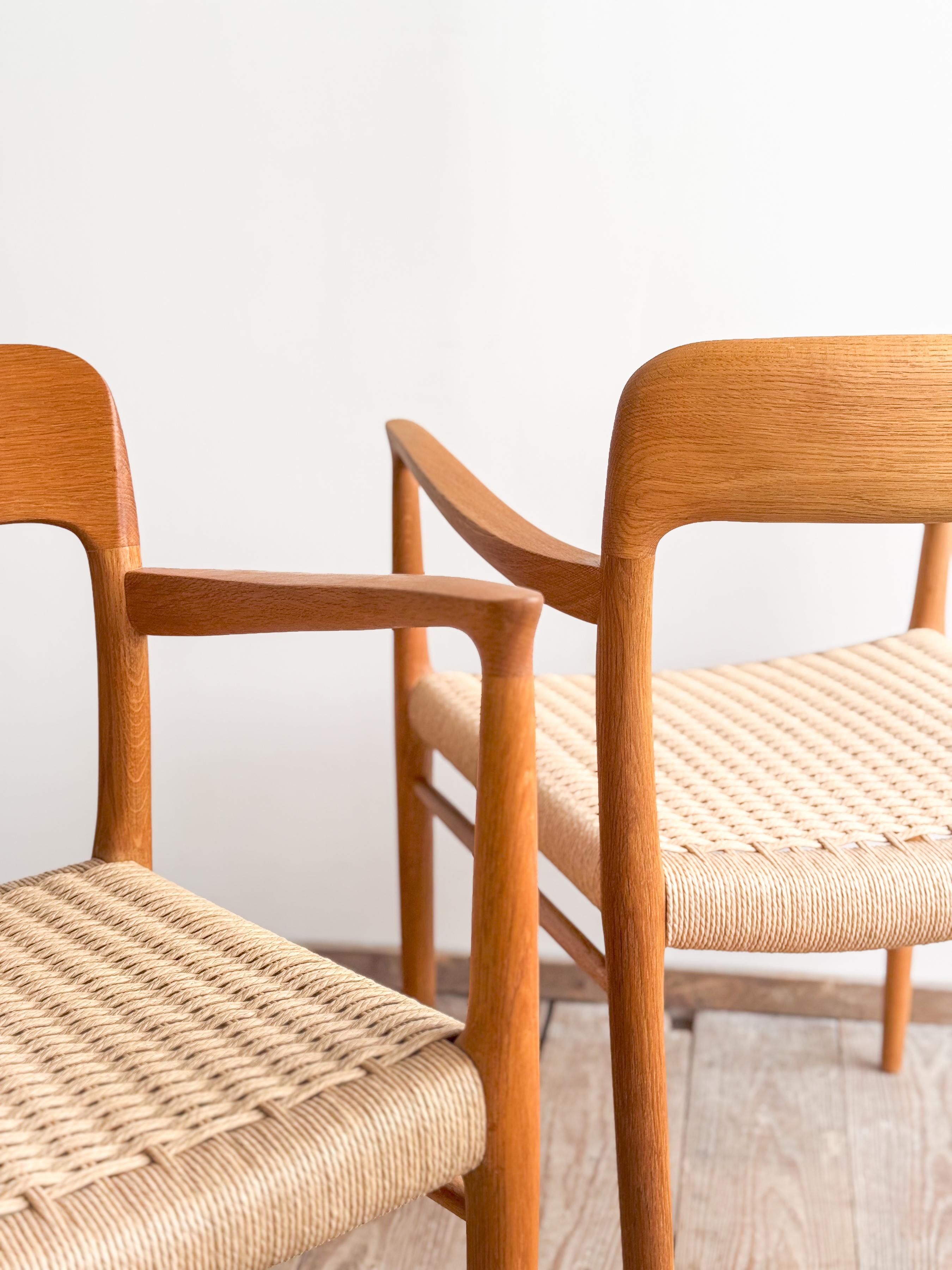 Pair of Mid-Century Oak Dining Chairs #56 by Niels O. Møller for J. L. Moller For Sale 1