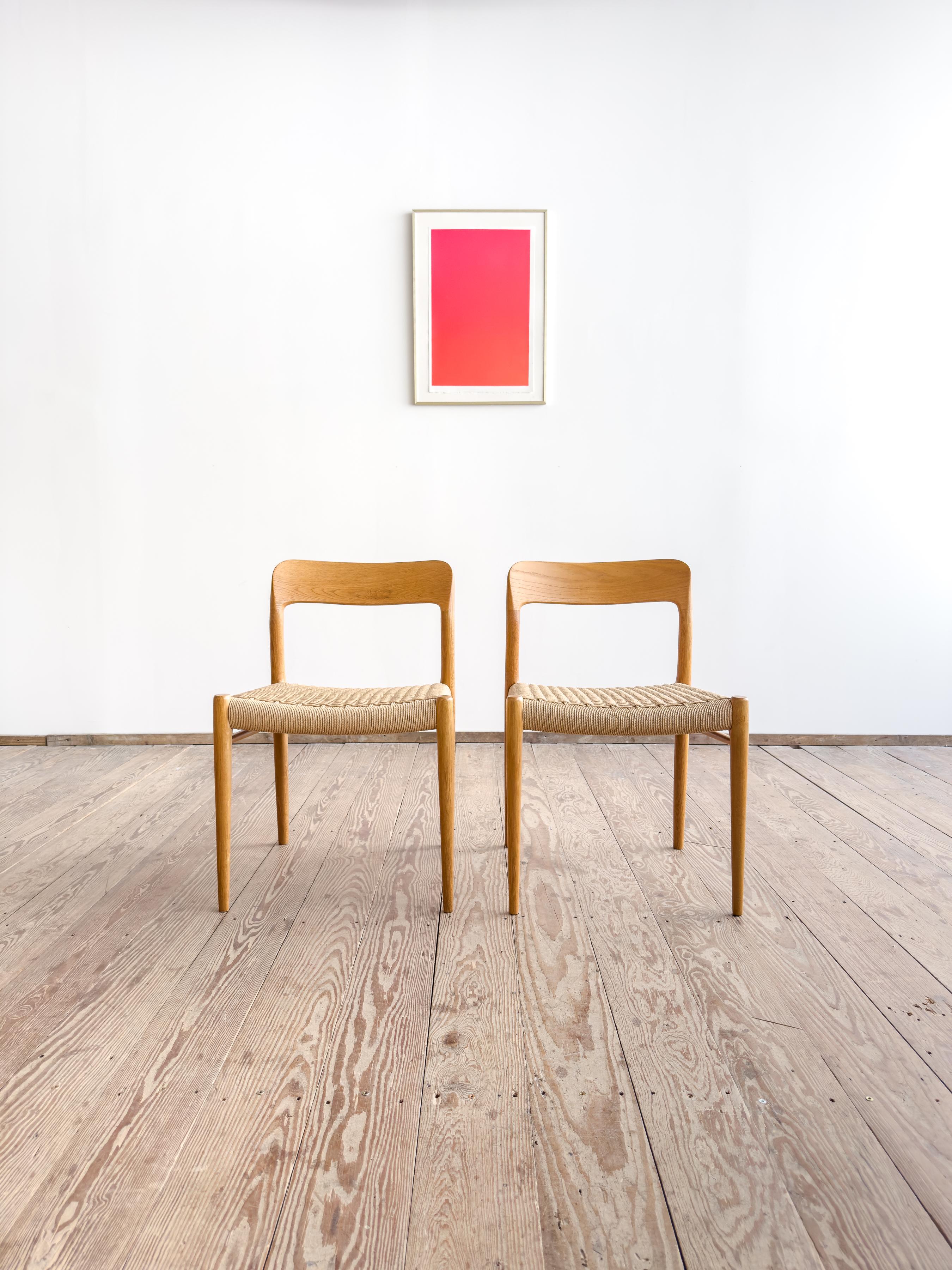 Mid-Century Modern Pair of Mid-Century Oak Dining Chairs #75 by Niels O. Møller for J. L. Moller For Sale