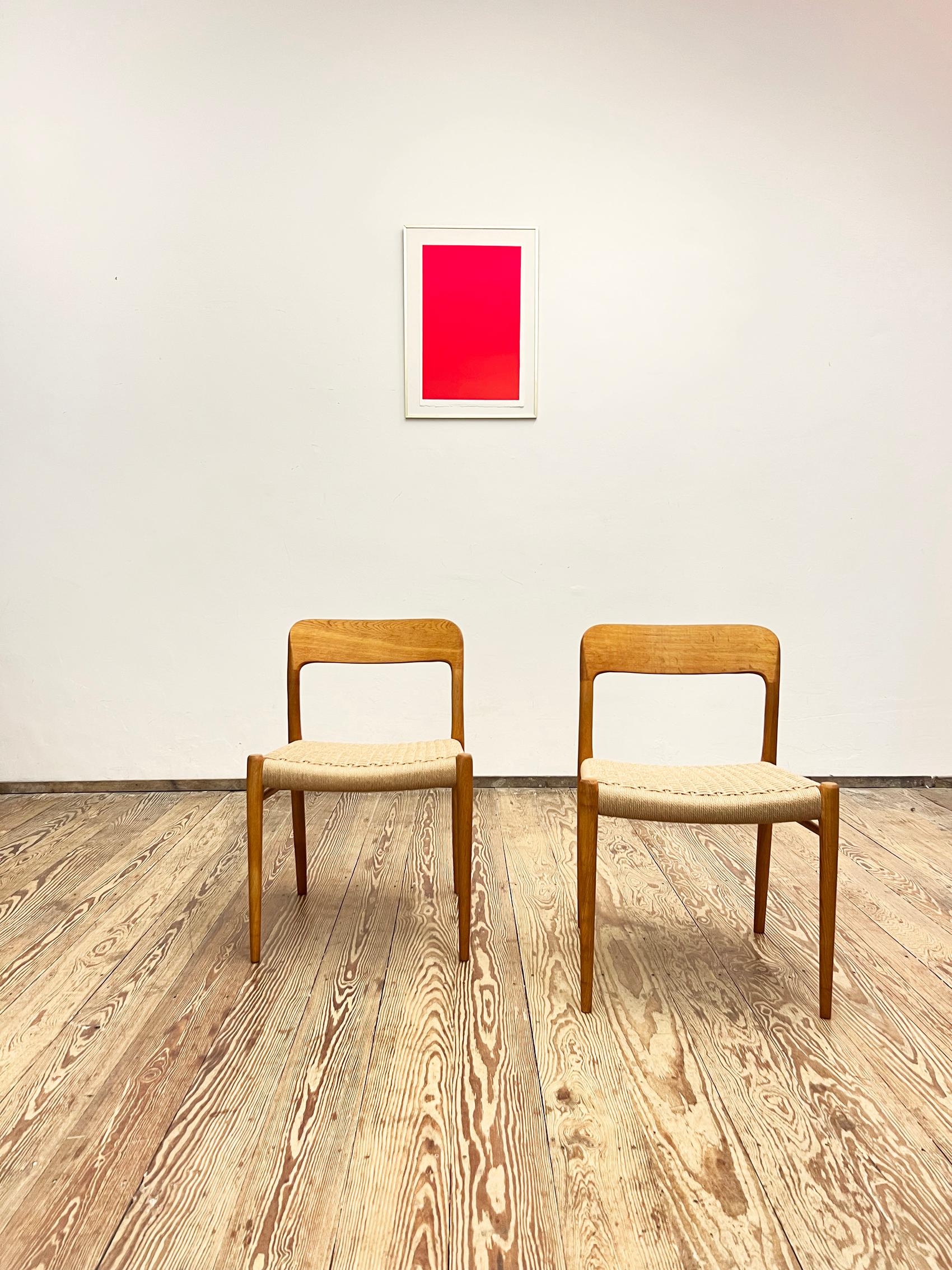 Pair of Mid-Century Oak Dining Chairs #75 by Niels O. Møller for J. L. Moller In Good Condition For Sale In München, Bavaria