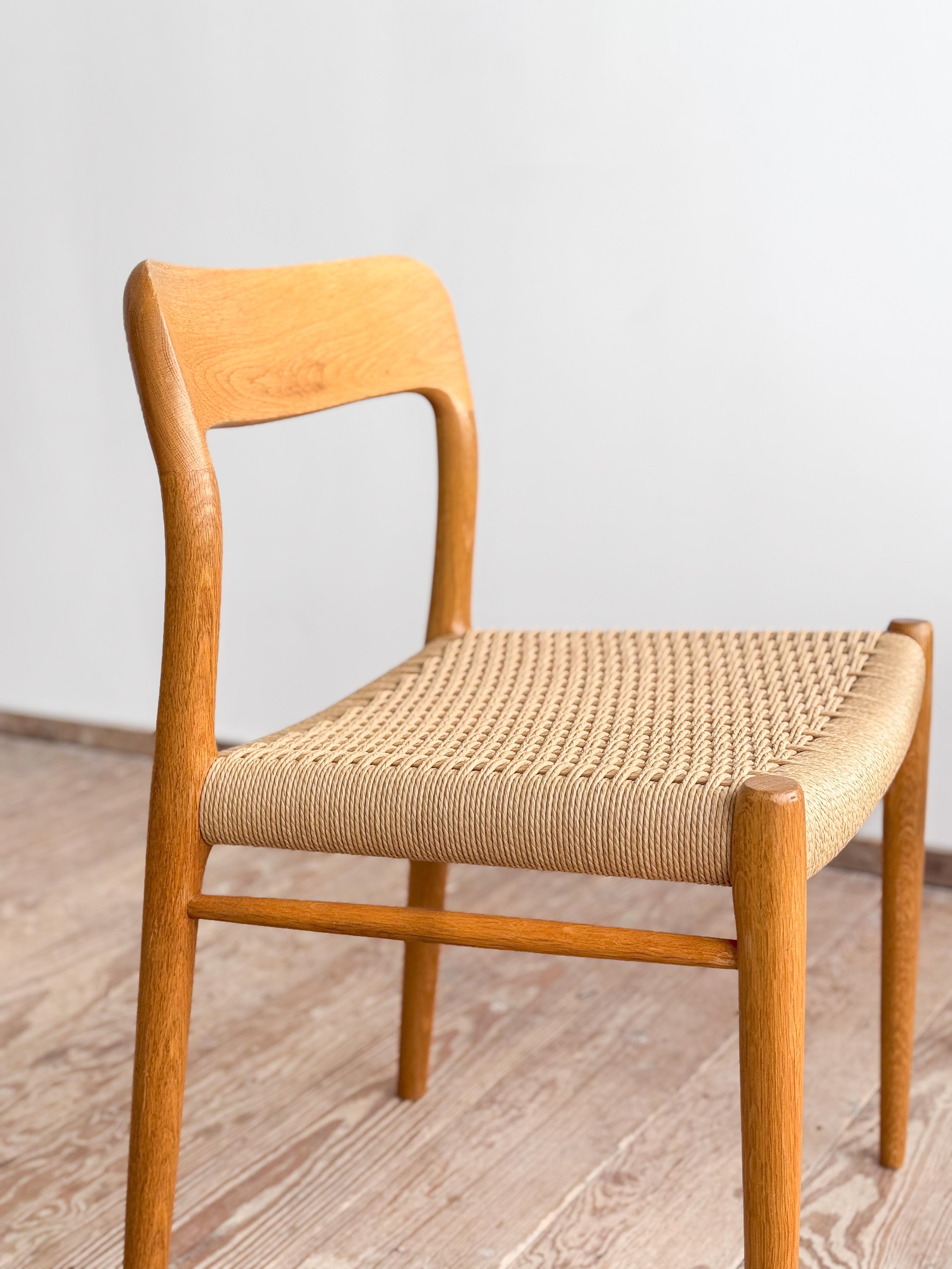 Pair of Mid-Century Oak Dining Chairs #75 by Niels O. Møller for J. L. Moller For Sale 1