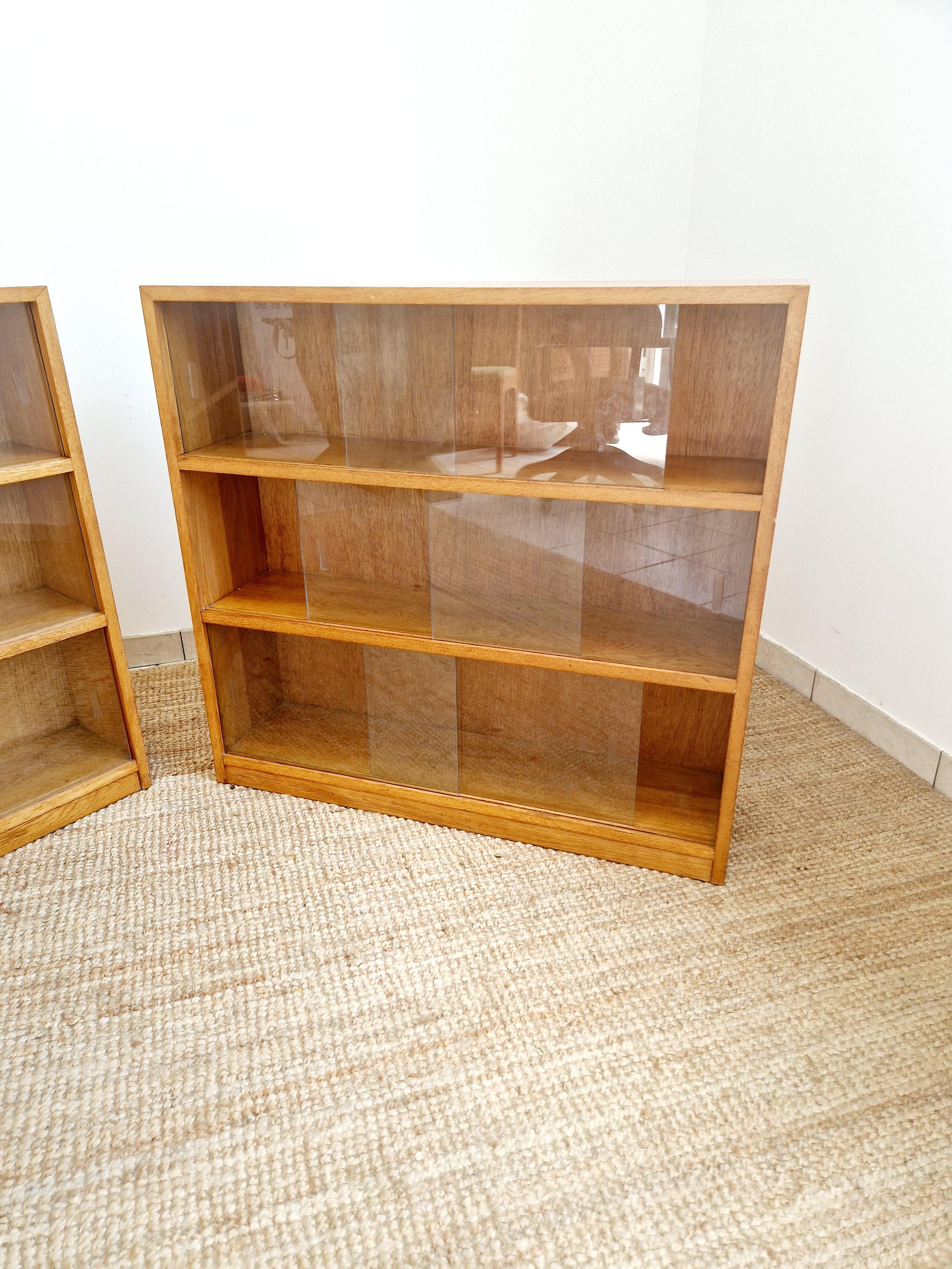 Pair of Mid Century Oak School Bookcases In Good Condition For Sale In Buxton, GB