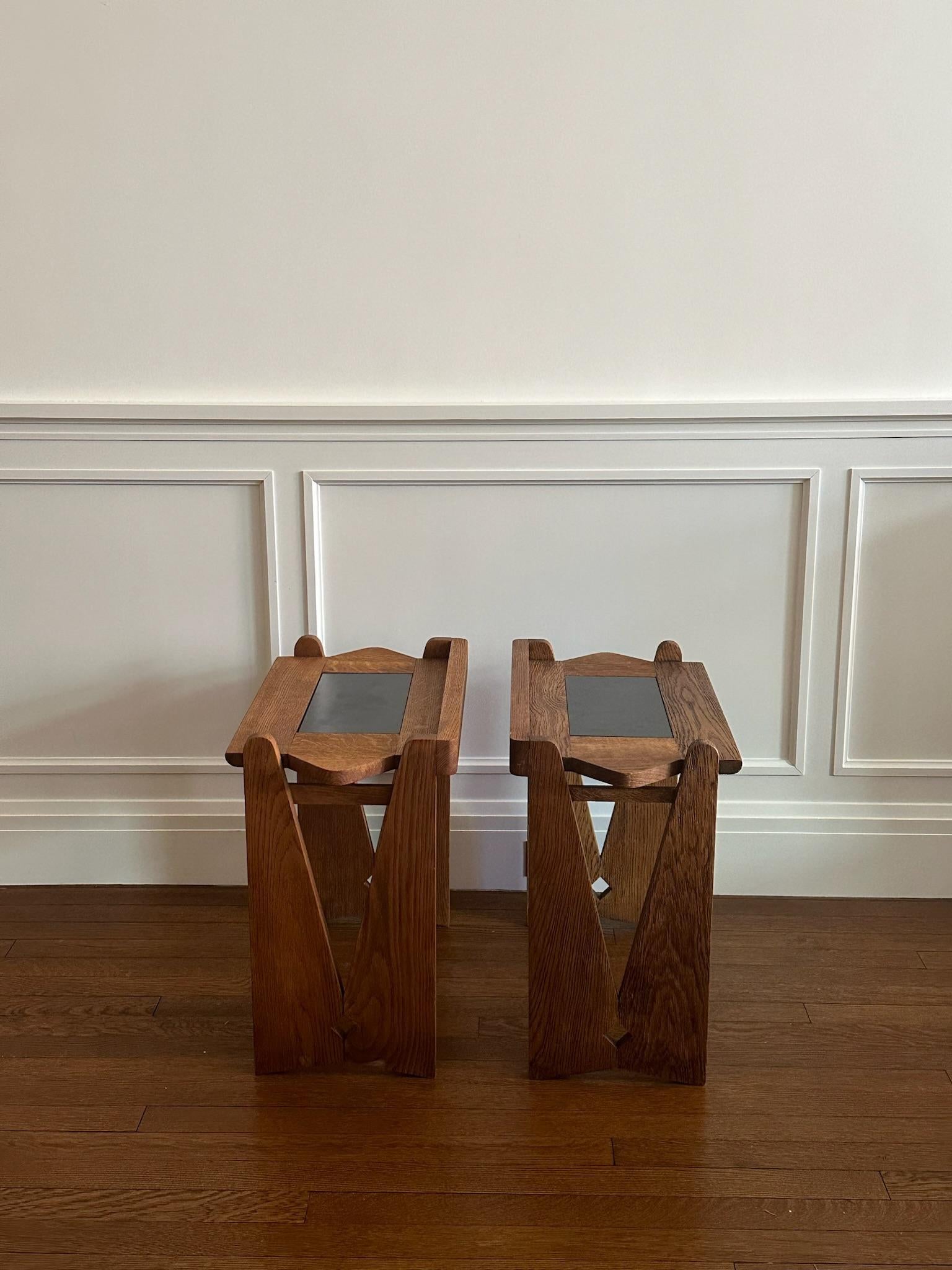 Mid-Century Modern Pair of Mid Century Oak Side Tables For Sale