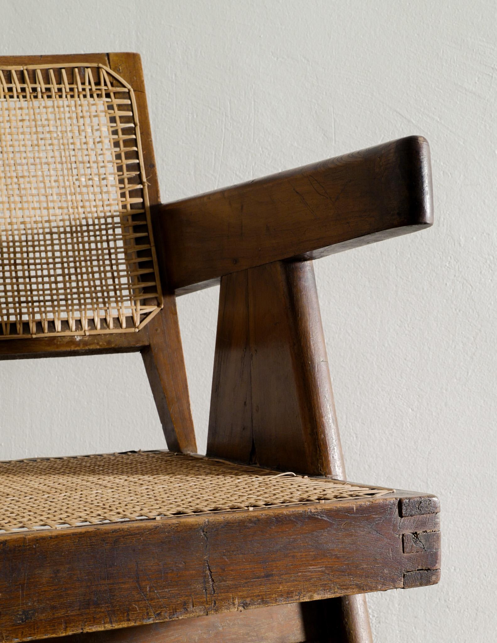 Paire de chaises de bureau du milieu du siècle en teck de Pierre Jeanneret pour Chandigarh  en vente 1