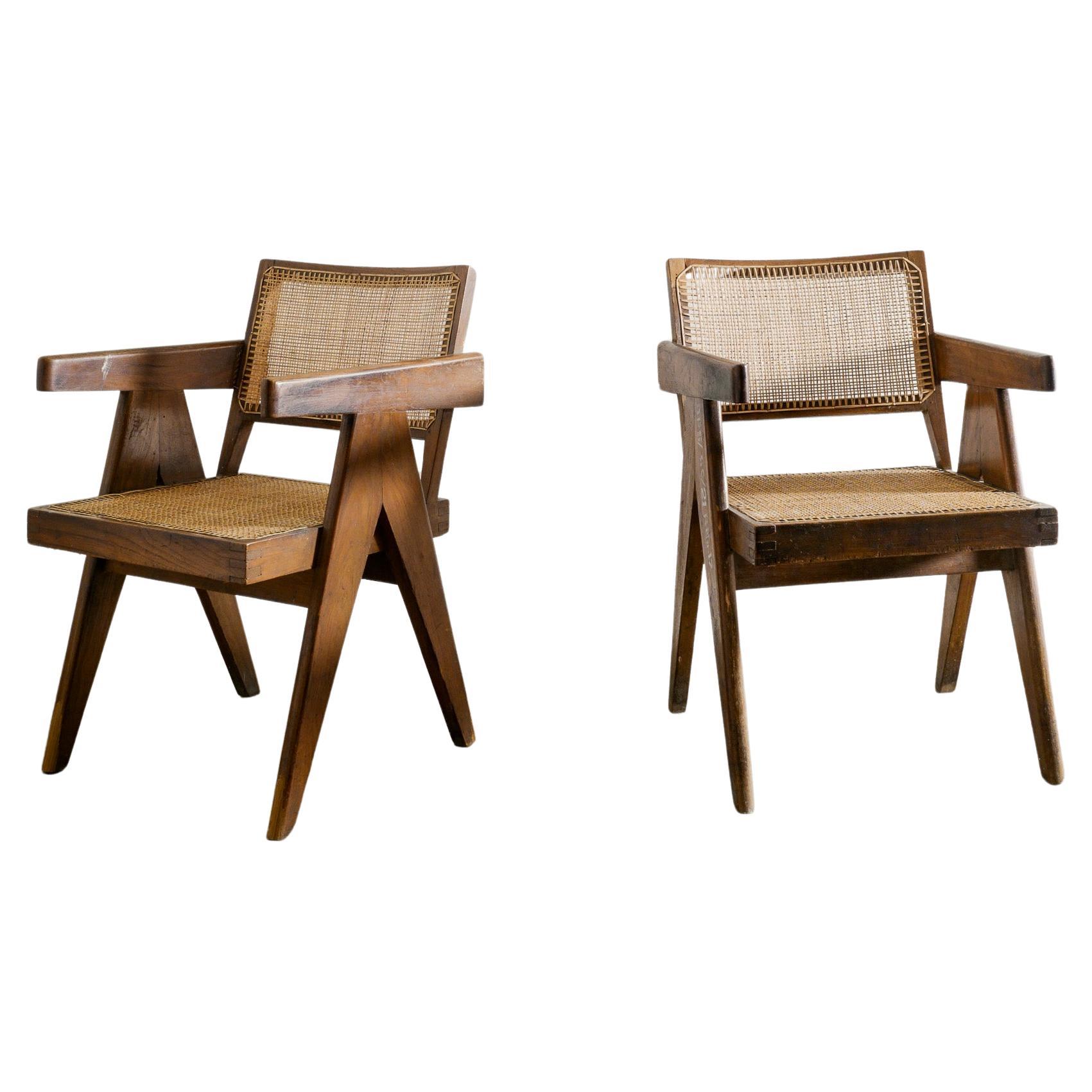 Paire de chaises de bureau du milieu du siècle en teck de Pierre Jeanneret pour Chandigarh  en vente