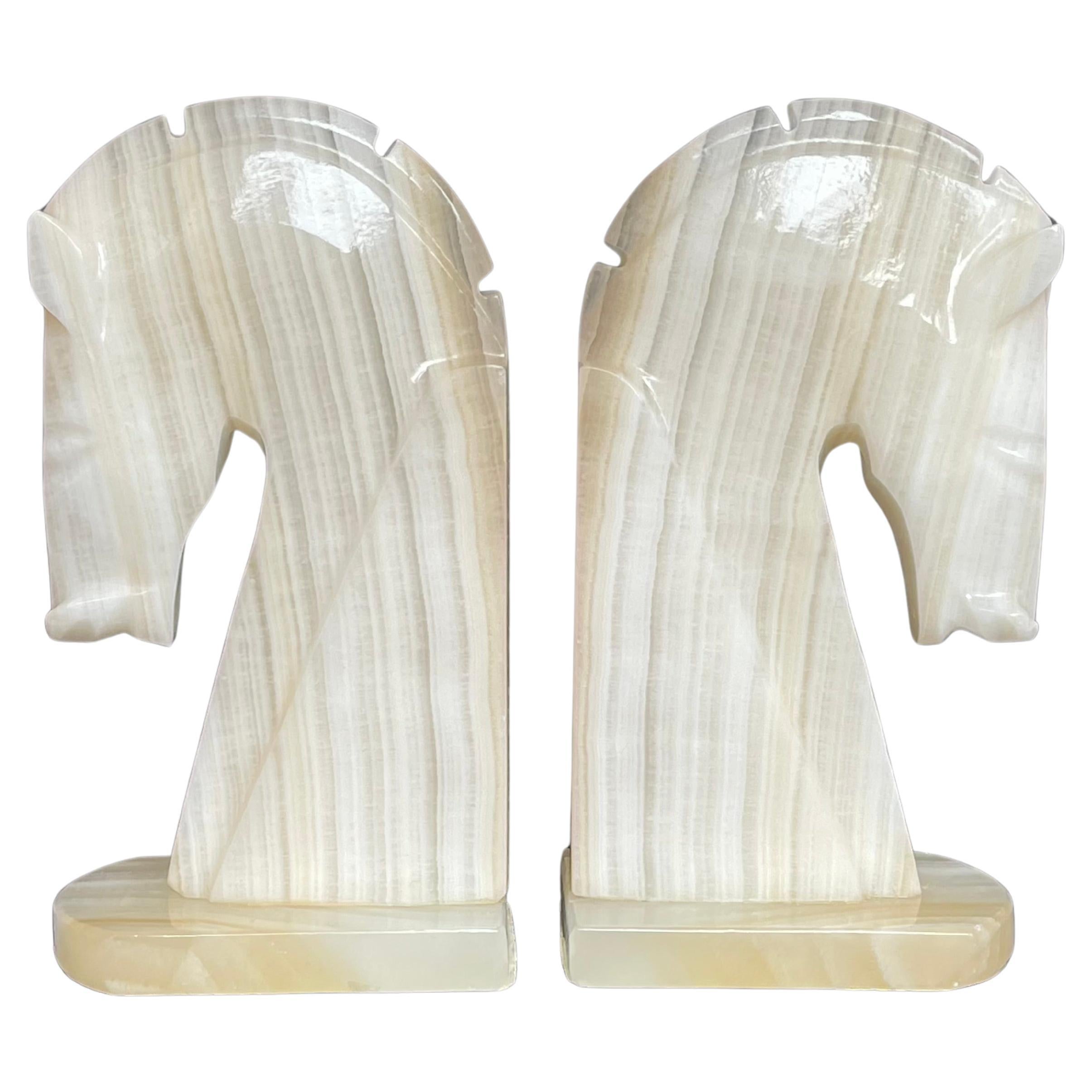 Coppia di reggilibri a testa di cavallo in marmo d'onice della metà del secolo, Biblioteca Messico, Germania