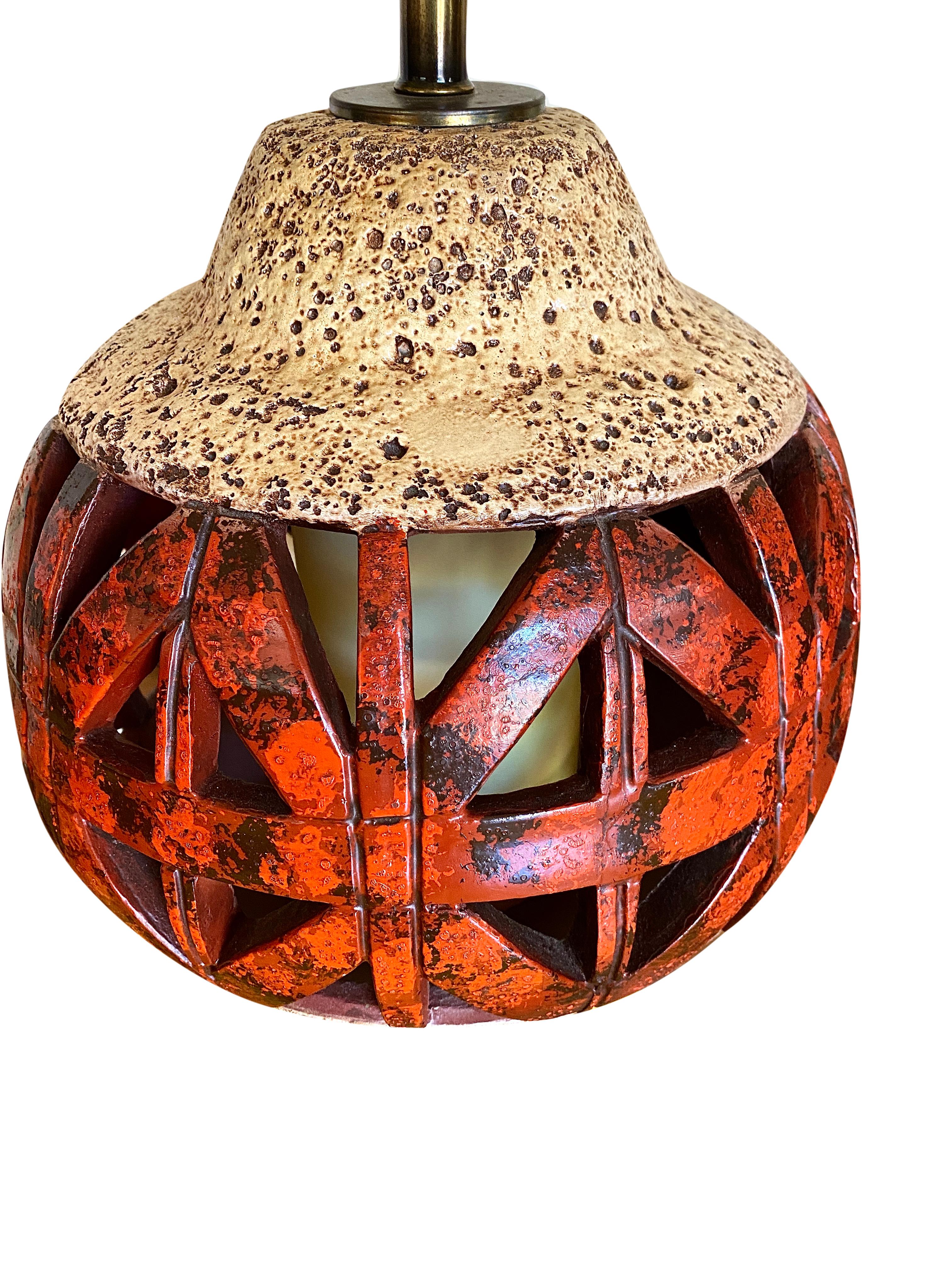 Pair of Mid Century Orange Ceramic Lamps In Good Condition For Sale In Mount Pleasant, SC
