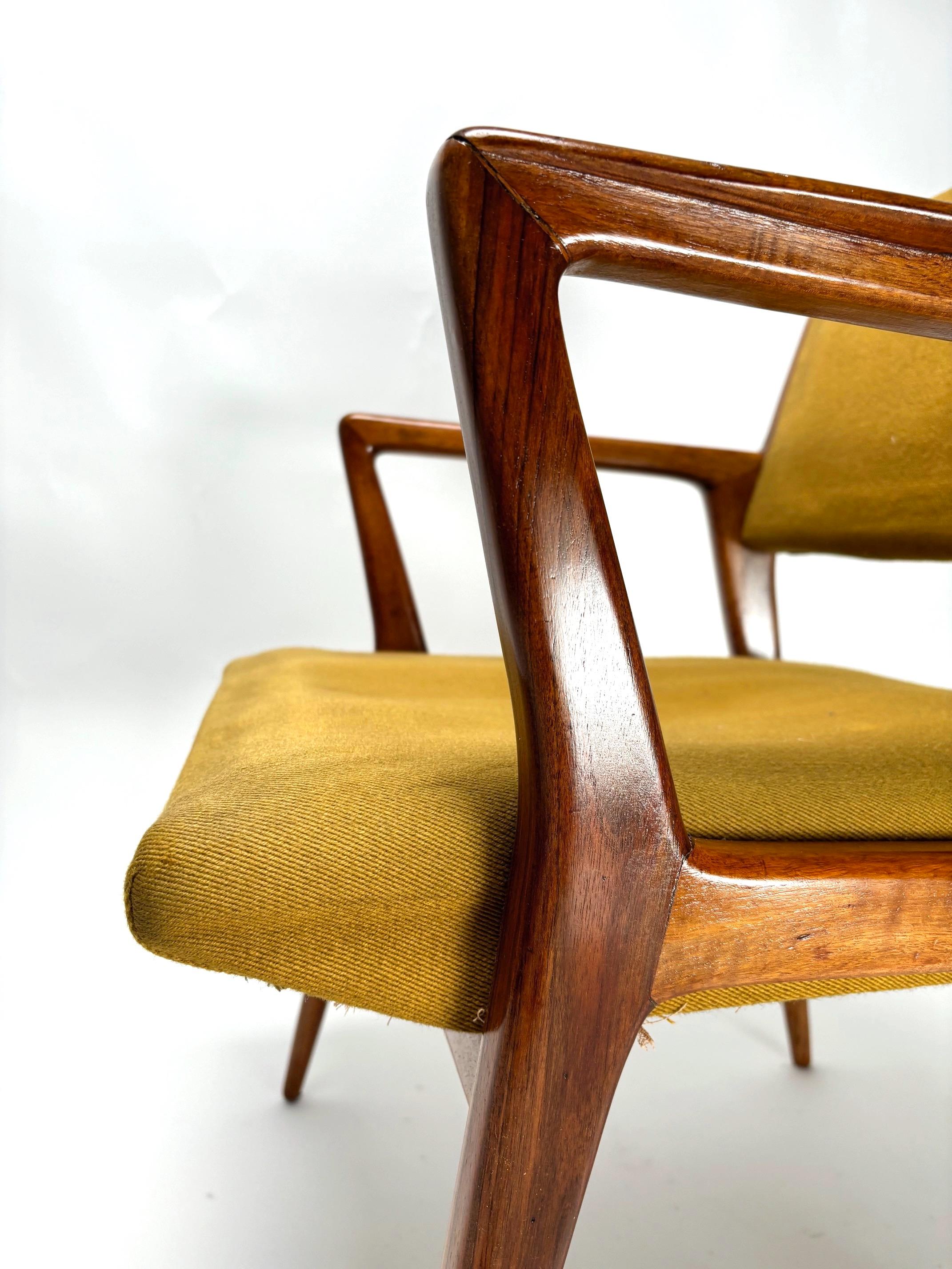 Milieu du XXe siècle Paire de fauteuils organiques du milieu du siècle dans le style de Gio Ponti, Italie, années 1950 en vente