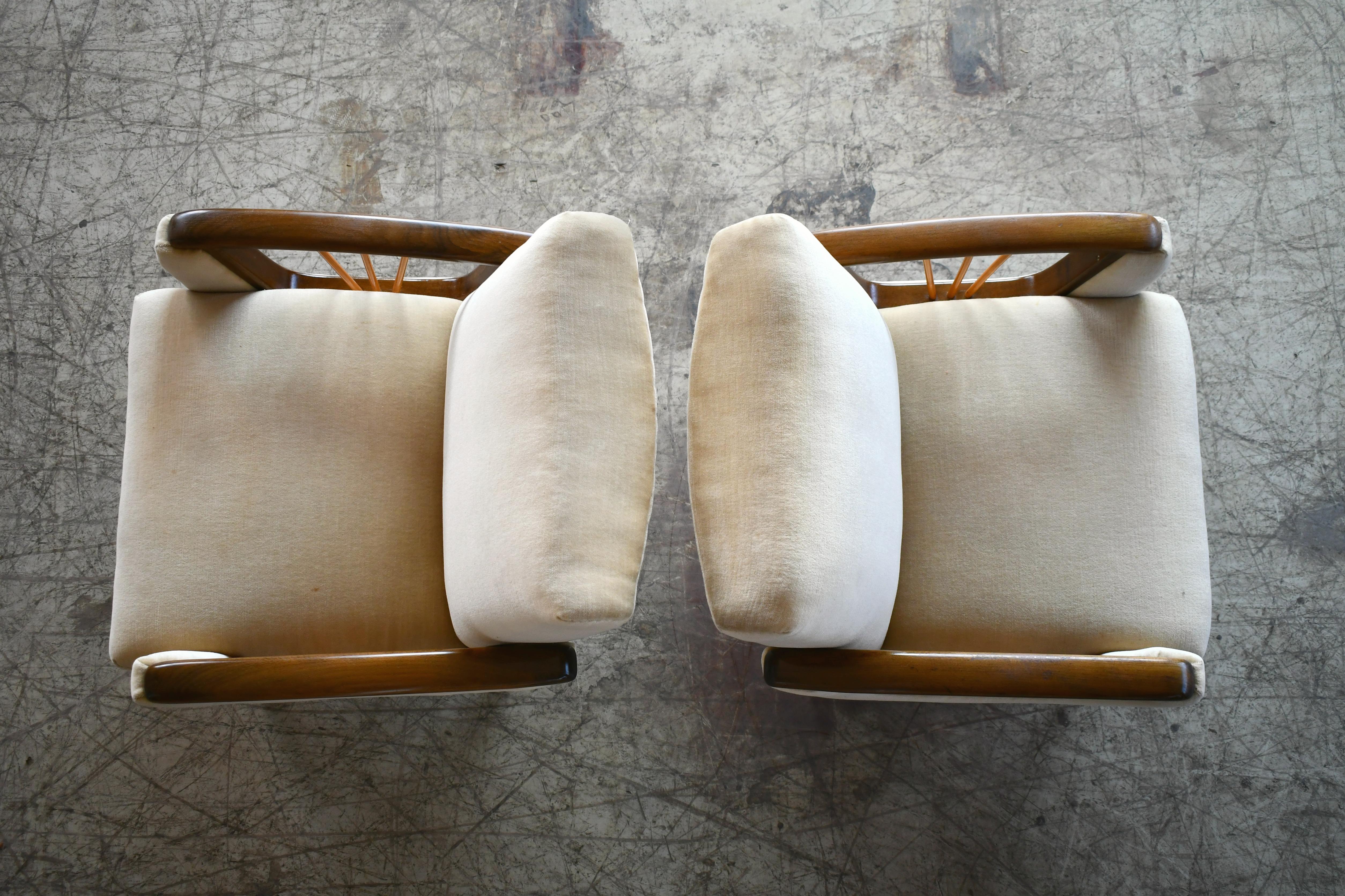 Pair of Midcentury Paolo Buffa Style Lounge Chairs with Wooden Armrests 3
