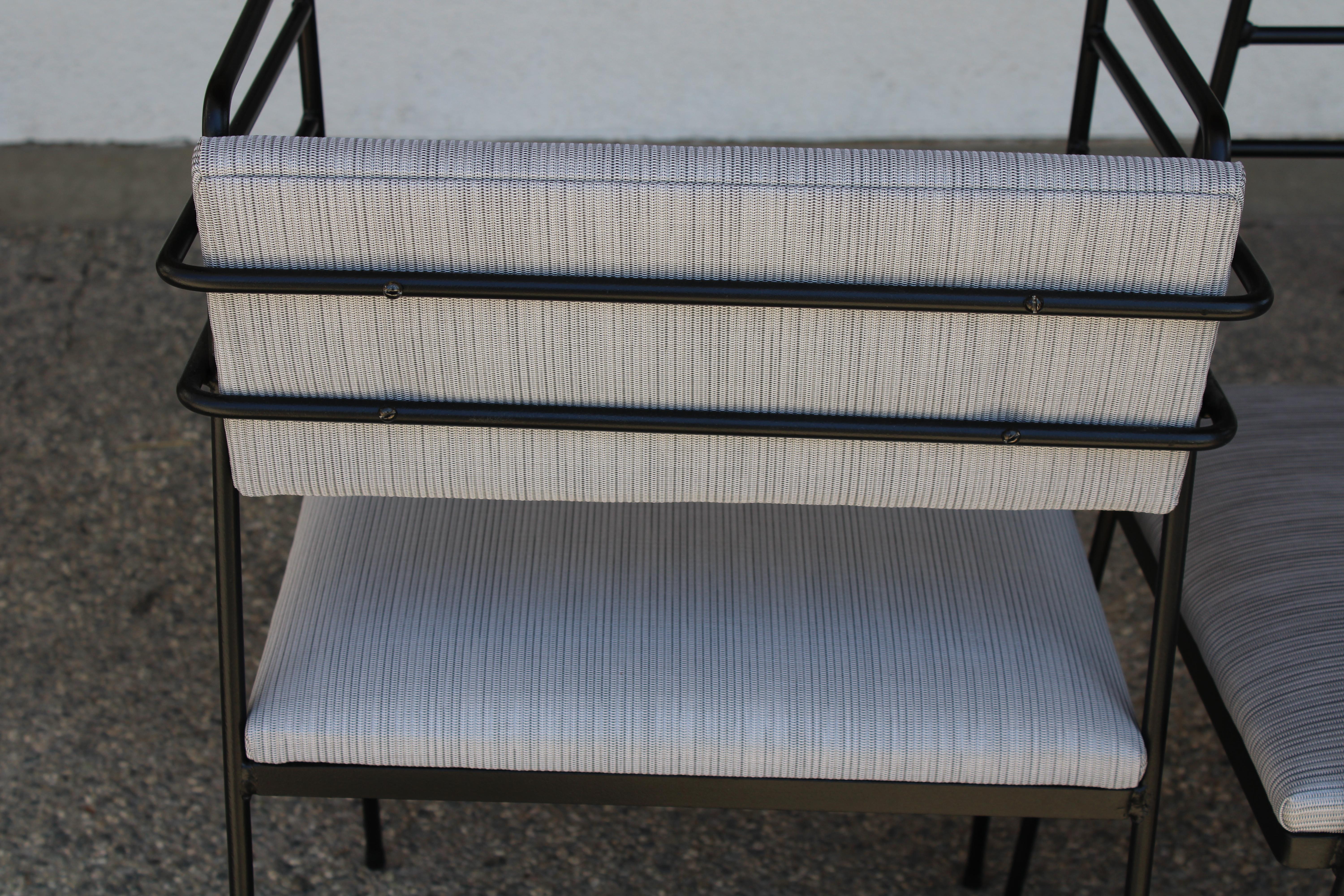 Paire de chaises de patio du milieu du siècle Bon état - En vente à Palm Springs, CA