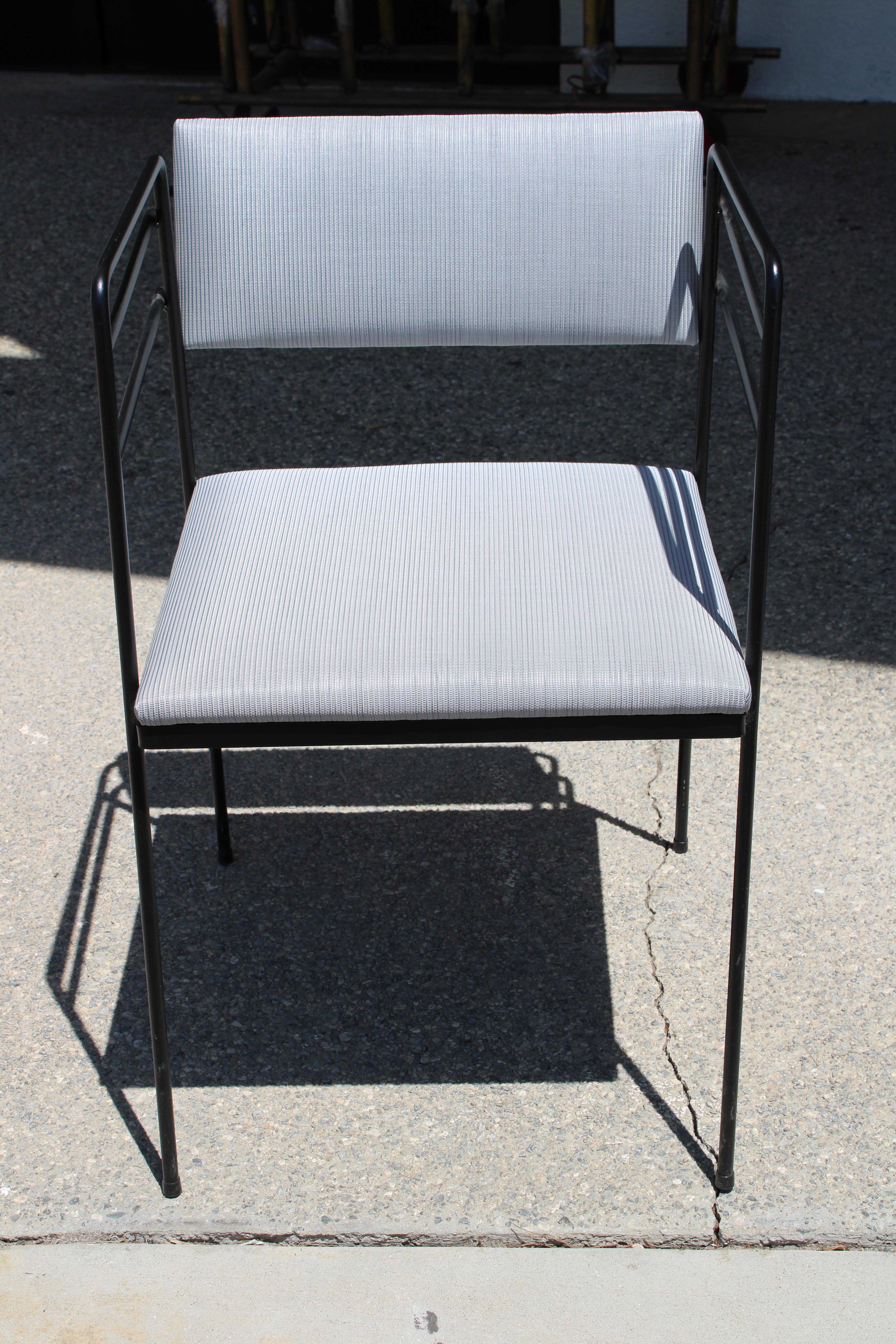 Milieu du XXe siècle Paire de chaises de patio du milieu du siècle en vente
