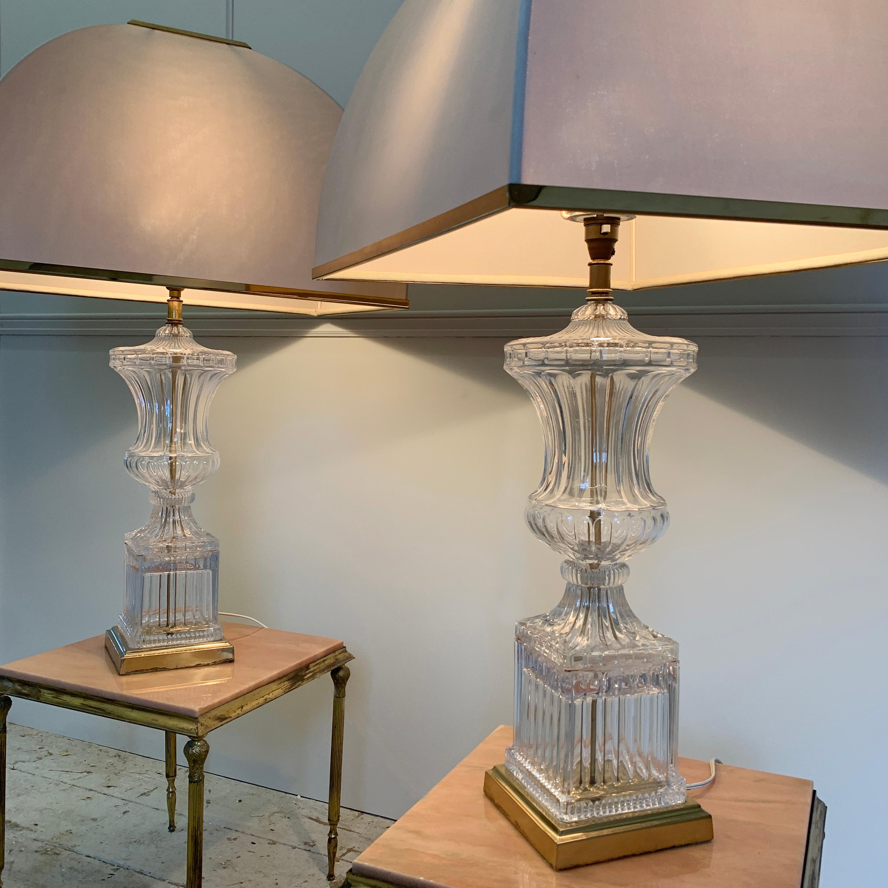 Mid-Century Modern Pair of Midcentury Paul Hanson Attributed Glass Urn Lamps