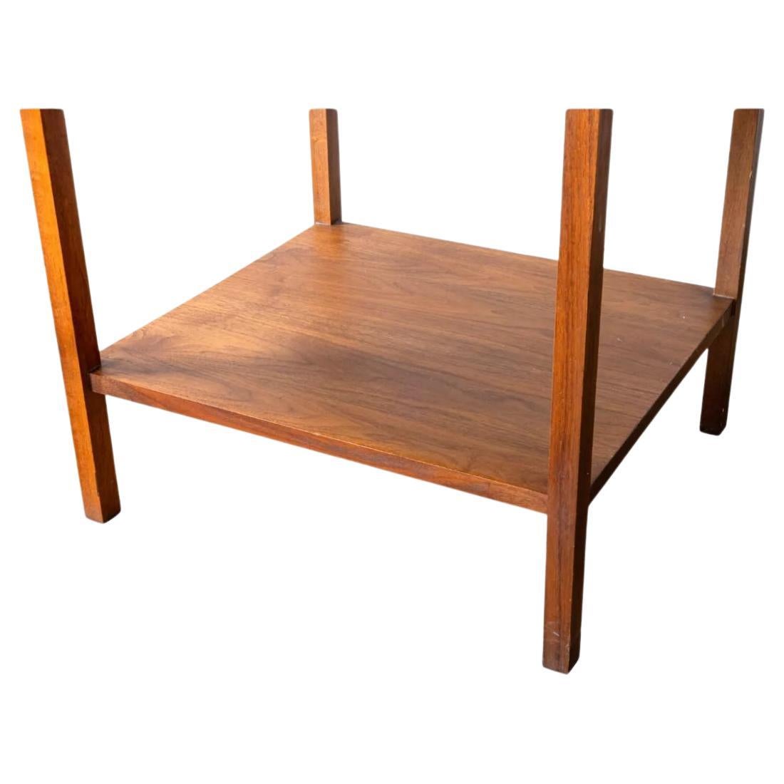 Mid-20th Century Pair of Mid century Paul Mccobb for Lane walnut rosewood nightstands For Sale
