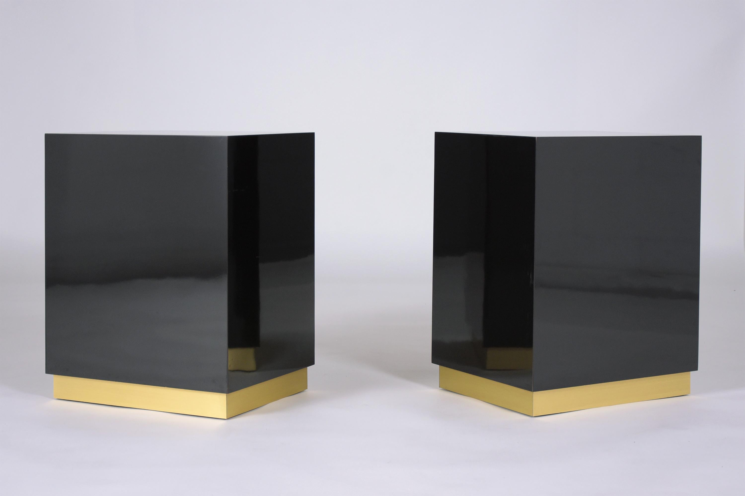Two Mid-Century Modern Black End Tables In Good Condition In Los Angeles, CA