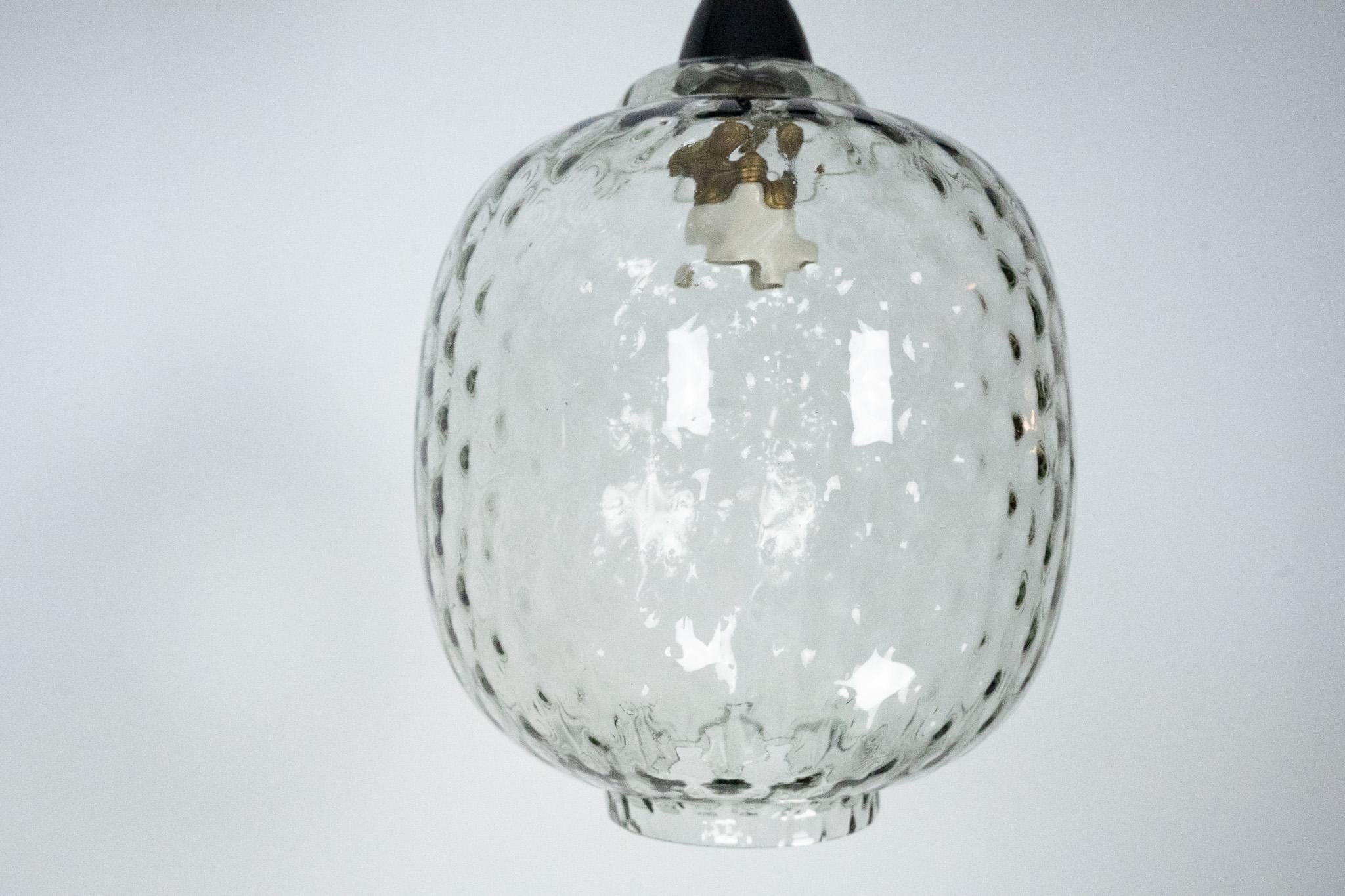 Vetro di Murano Coppia di lampade a sospensione di metà secolo in vetro di Murano fumé, Italia, anni '50 in vendita