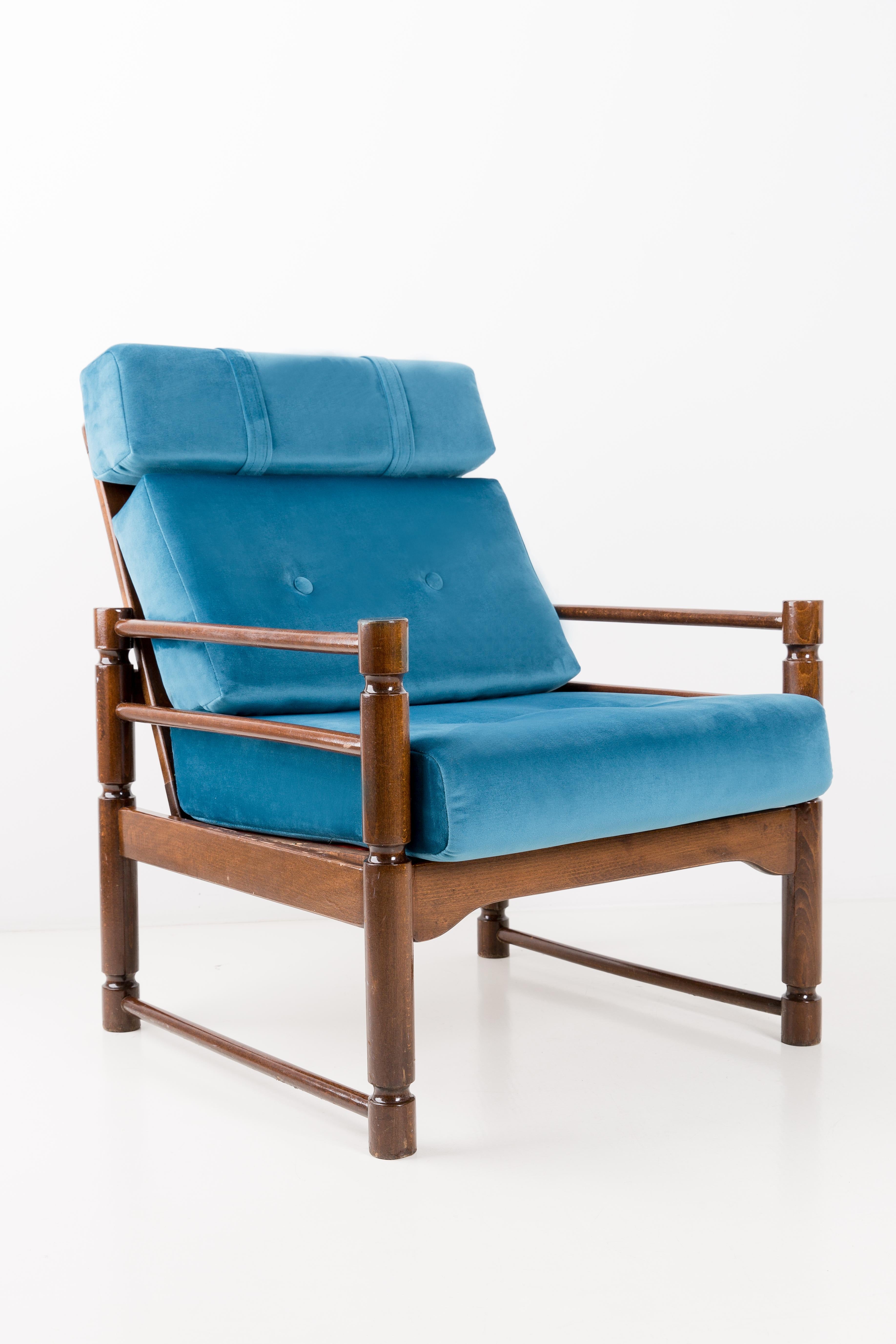 Mid-Century Modern Pair of Mid Century Petrol Blue Velvet Armchairs, Beech Wood, Europe, 1960s For Sale