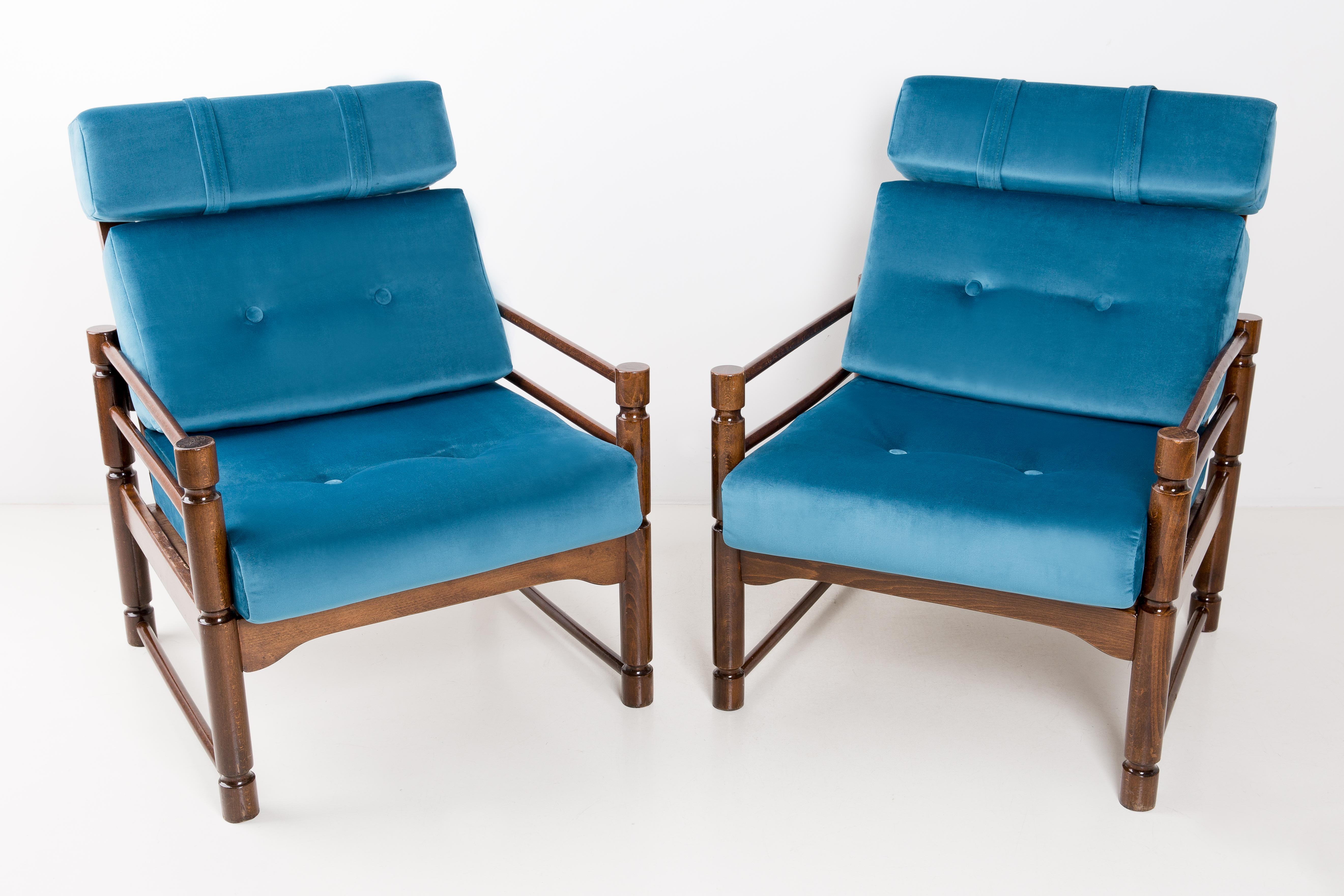 Polish Pair of Mid Century Petrol Blue Velvet Armchairs, Beech Wood, Europe, 1960s For Sale