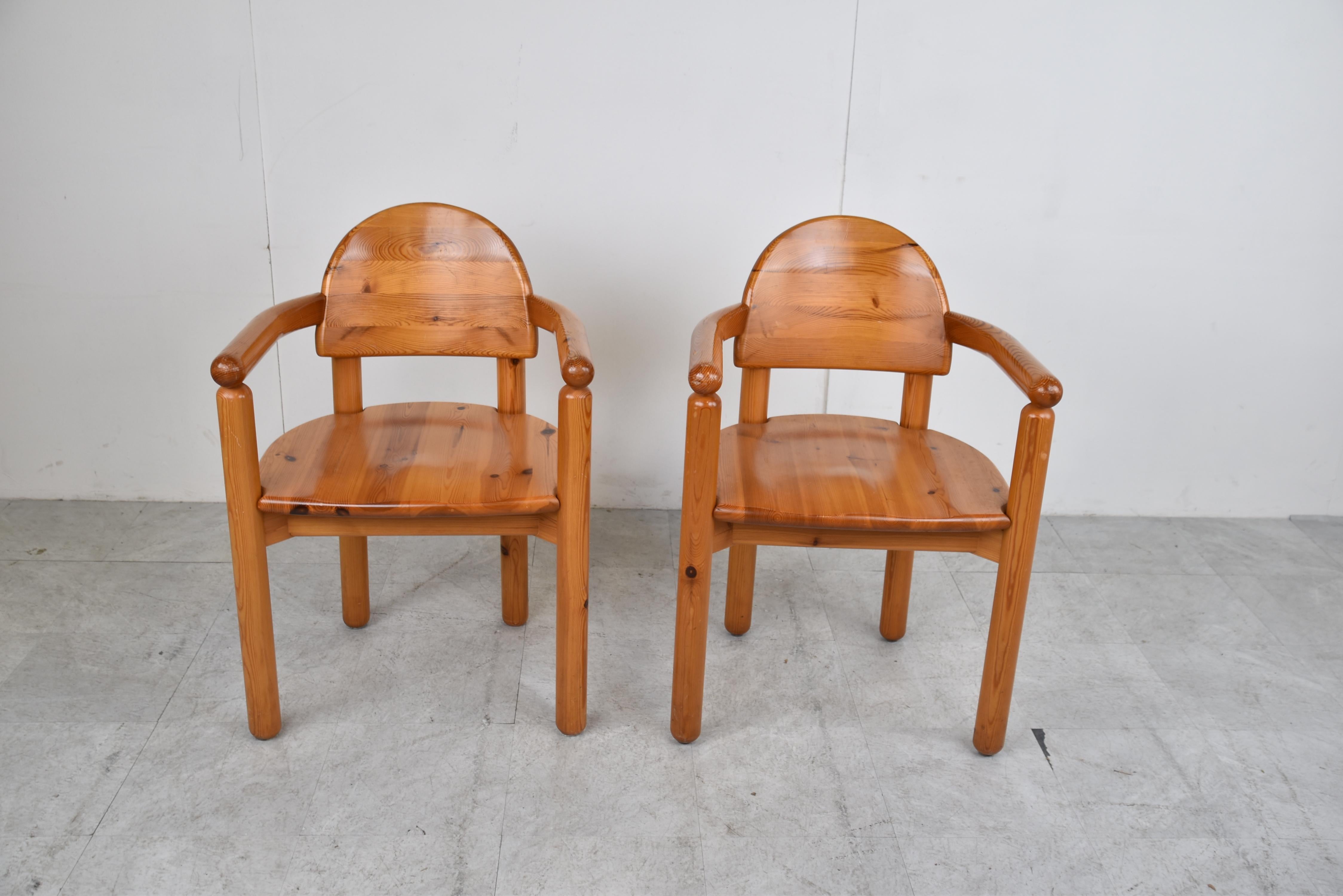 Scandinavian Modern Pair of Mid Century Pine Wood Dining Chairs, 1960s
