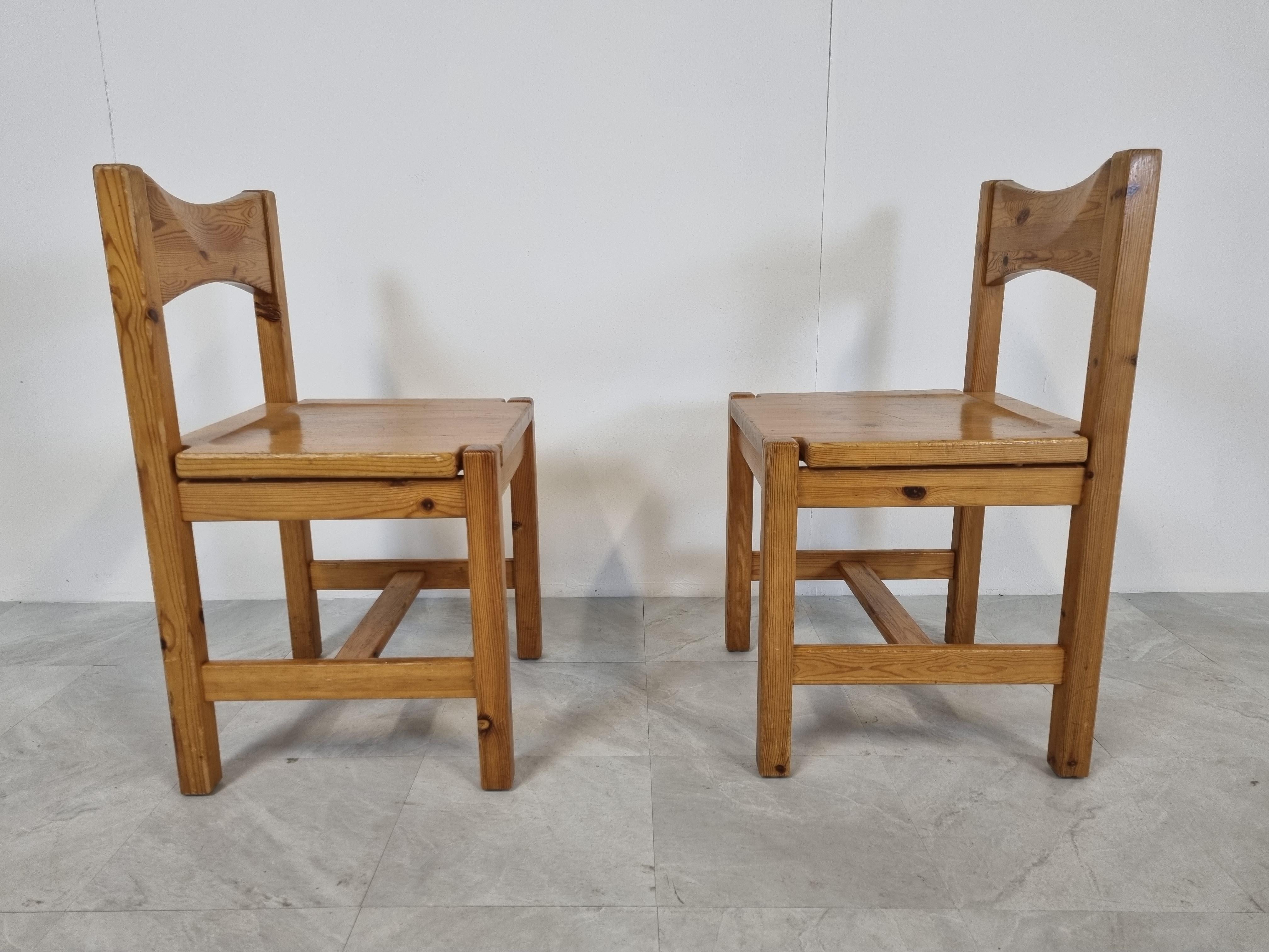 Mid-20th Century Pair of Mid Century Pine Wood Dining Chairs by Ilmari Tapiovaara, 1960s