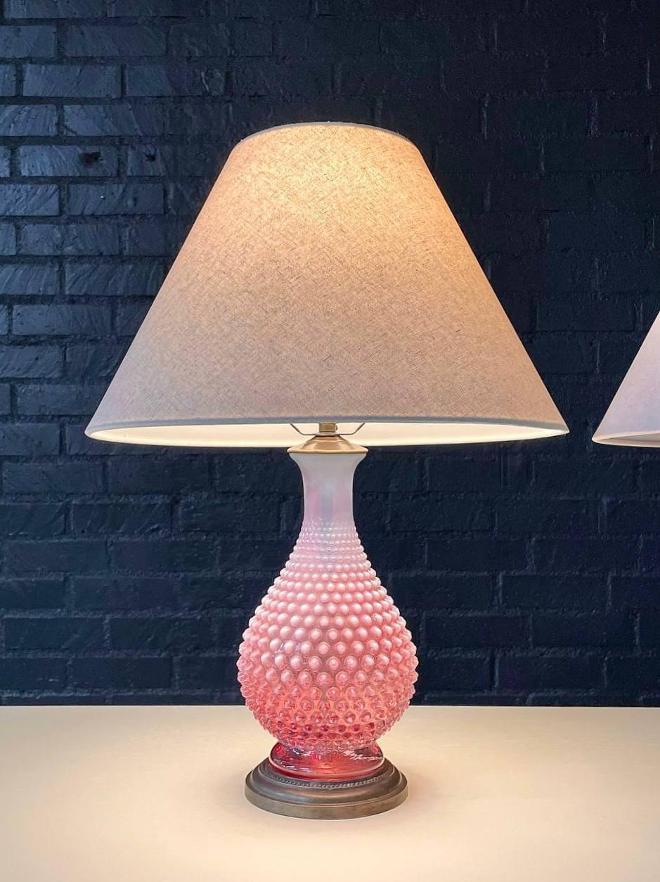 Italian Pair of Mid-Century Pink Murano Hobnail Glass Table Lamps by Fenton For Sale