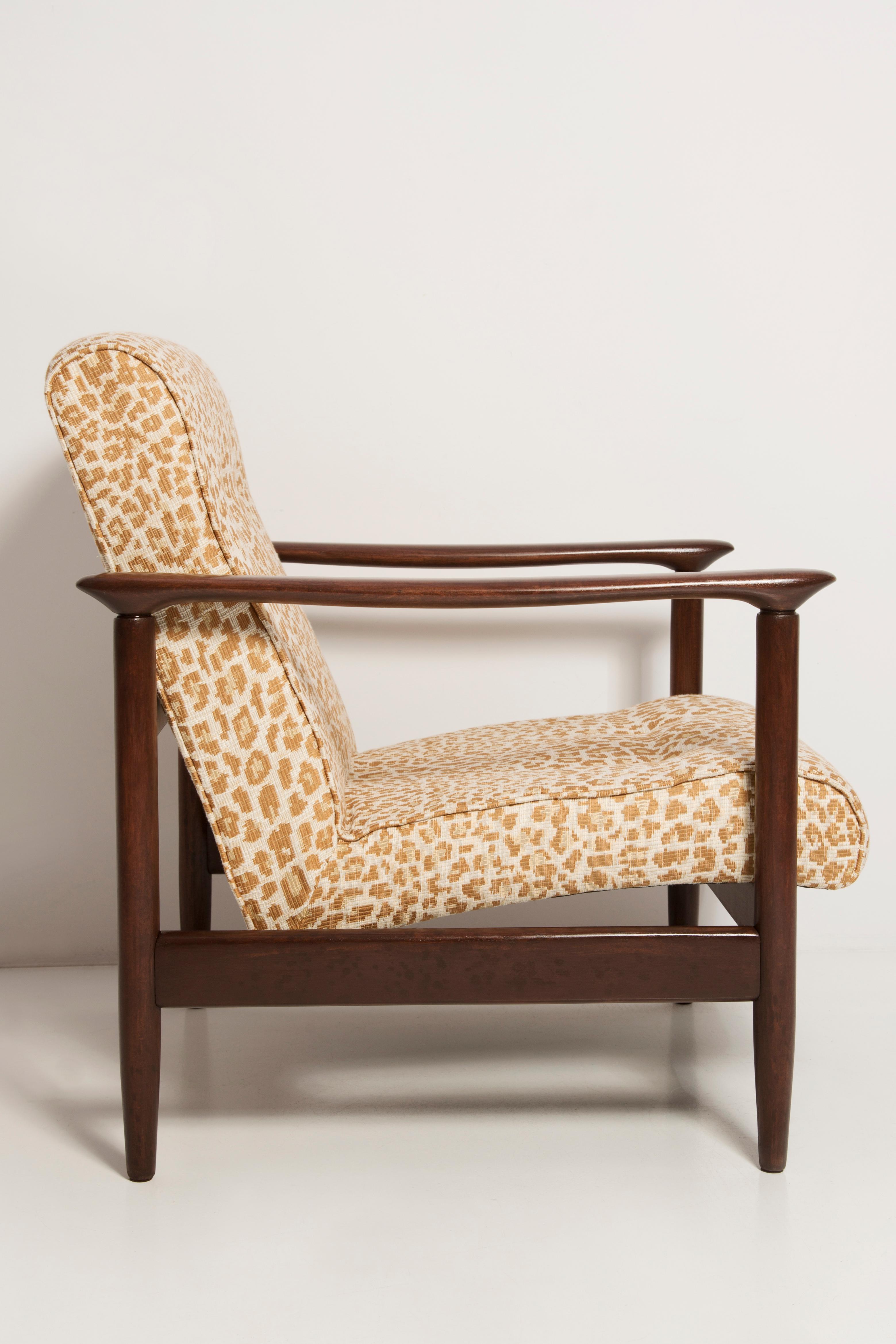 Paar Pixel-Leoparden-Sessel aus der Mitte des Jahrhunderts, GFM 142, Edmund Homa, Europa, 1960er Jahre (Polnisch) im Angebot