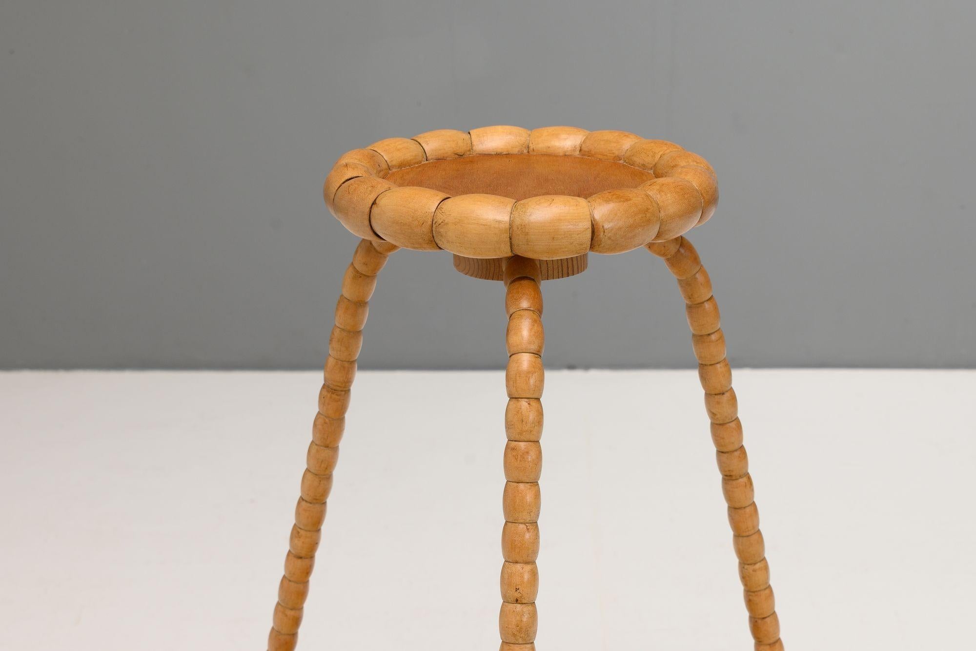 Pair of Mid-Century Plant Stands In Good Condition For Sale In London, England
