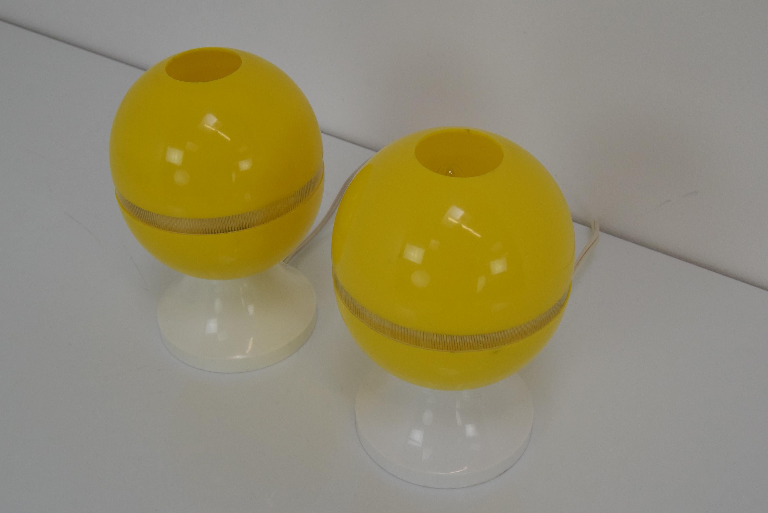 Mid-Century Modern Pair of Mid-Century Plastic Table Lamps, 1970's