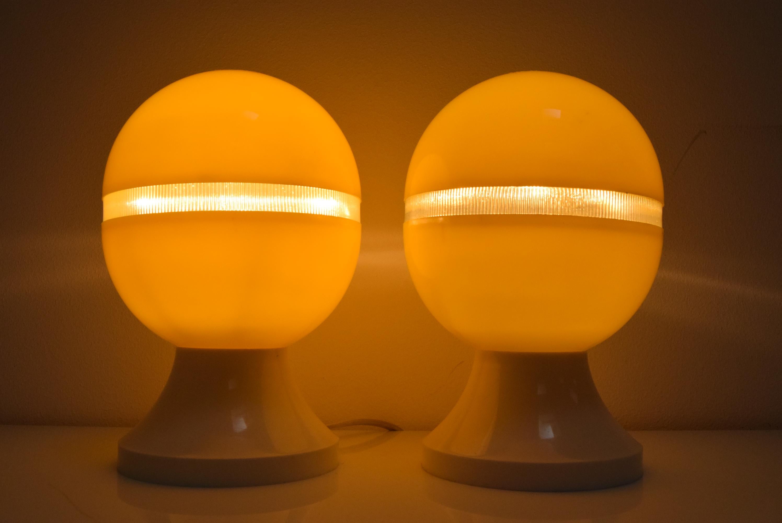 Pair of Mid-Century Plastic Table Lamps, 1970's 2