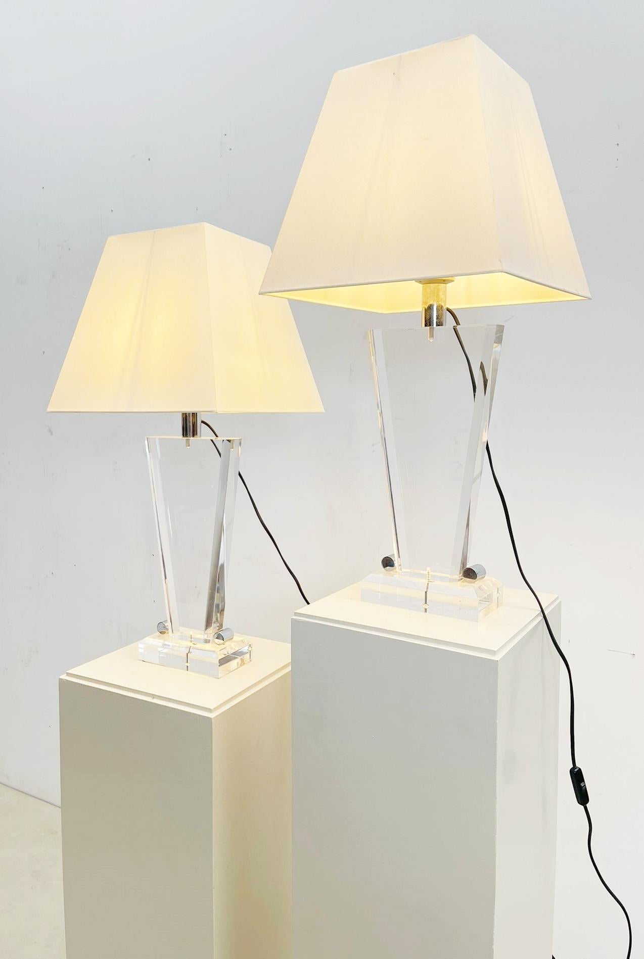 Pair of Mid-Century Plexiglass Table Lamp with Lampshade, Italy 1970s For Sale 11