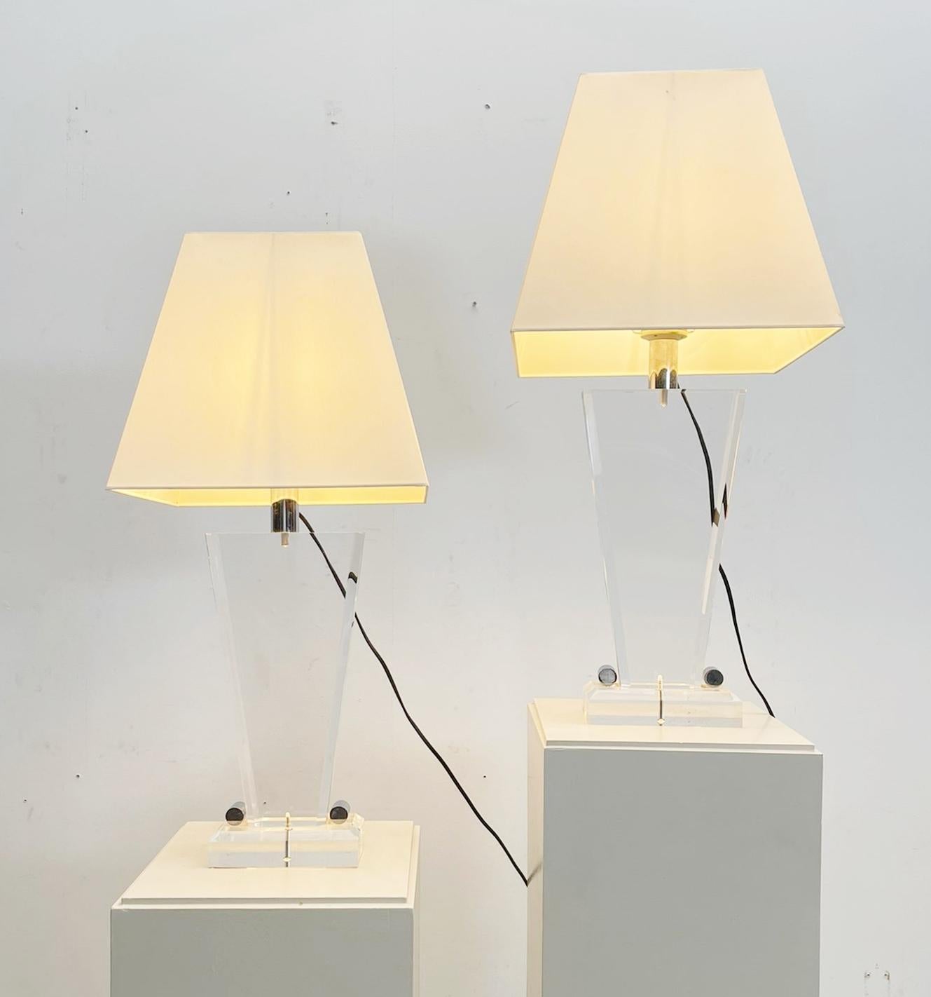 Italian Pair of Mid-Century Plexiglass Table Lamp with Lampshade, Italy 1970s For Sale