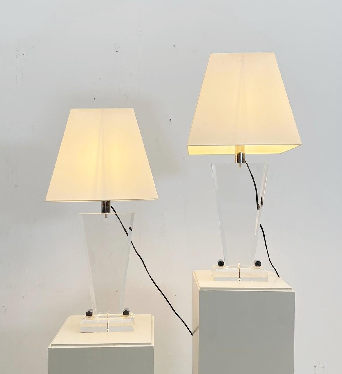 Pair of Mid-Century Plexiglass Table Lamp with Lampshade, Italy 1970s For Sale 1