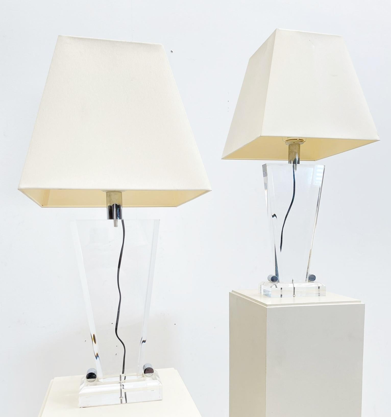 Pair of Mid-Century Plexiglass Table Lamp with Lampshade, Italy 1970s For Sale 3