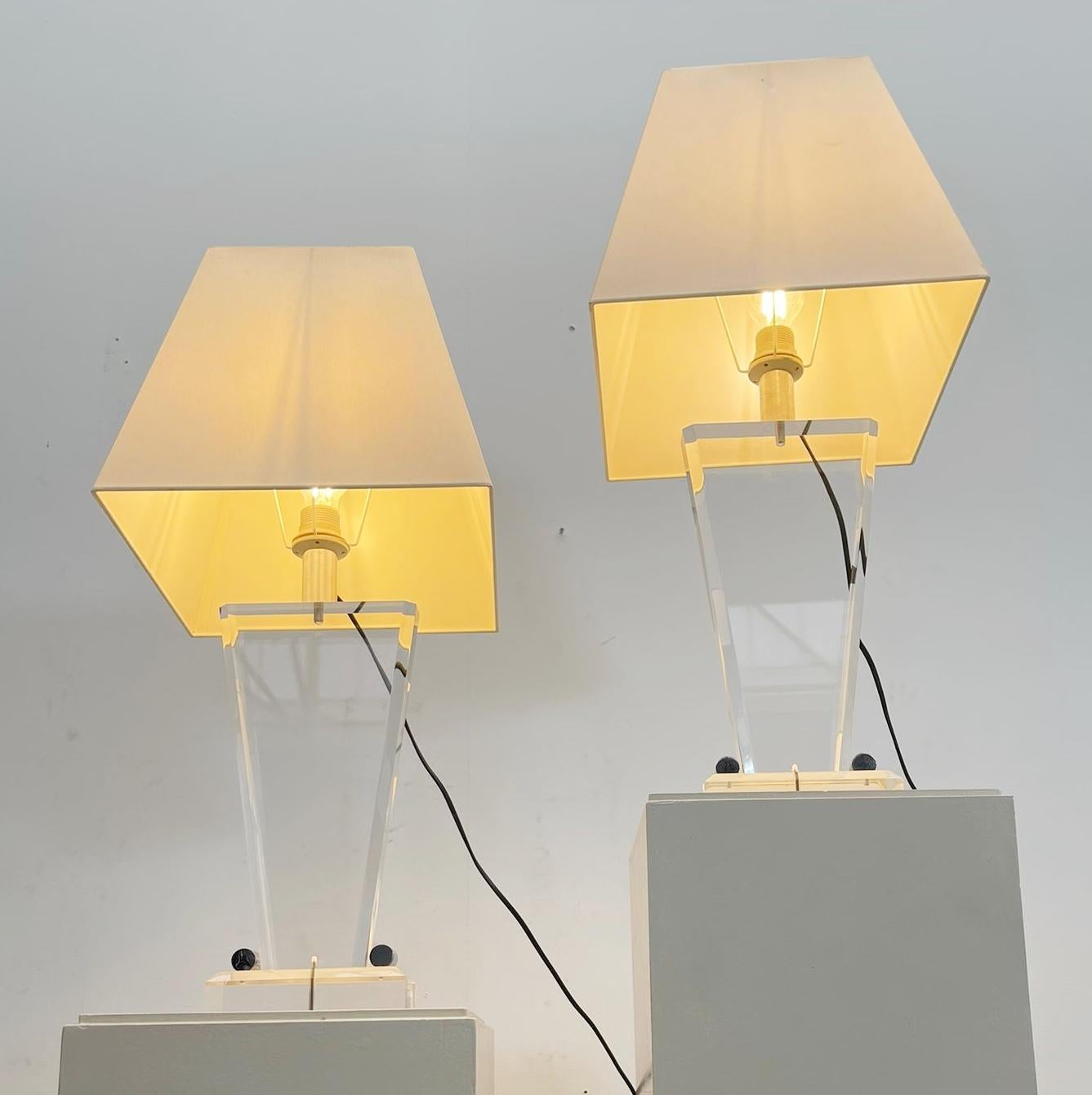 Pair of Mid-Century Plexiglass Table Lamp with Lampshade, Italy 1970s For Sale 4