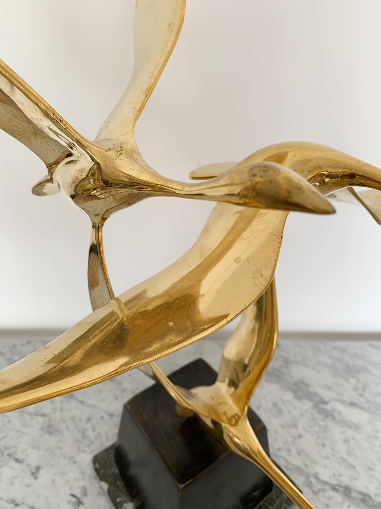 French PAIR OF MIDCENTURY BRASS SCULPTURES 'Birds In Flight' Hollywood Regency Style