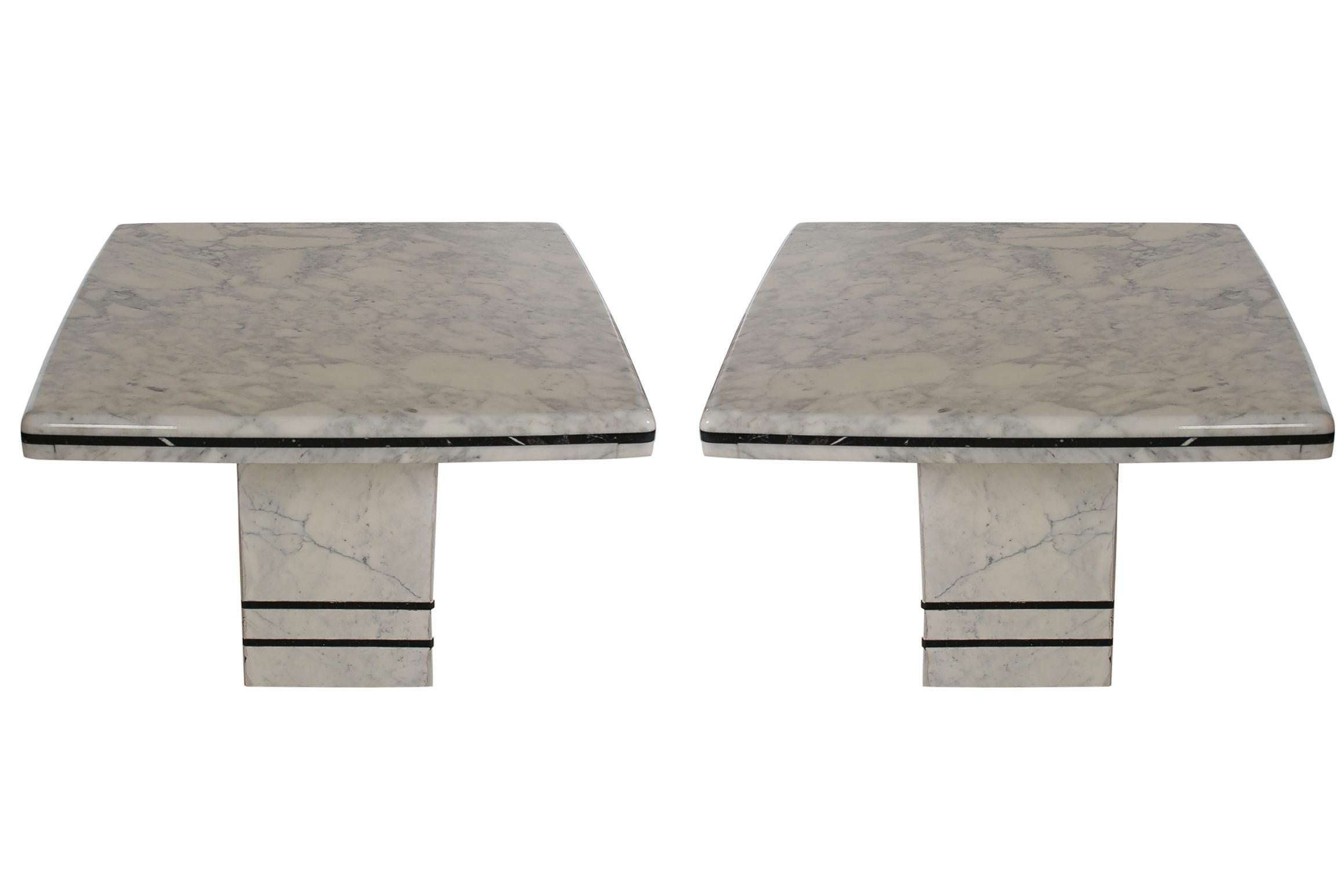 Pair of Midcentury Post-Modern Italian Black and White Marble End Tables In Good Condition For Sale In Philadelphia, PA