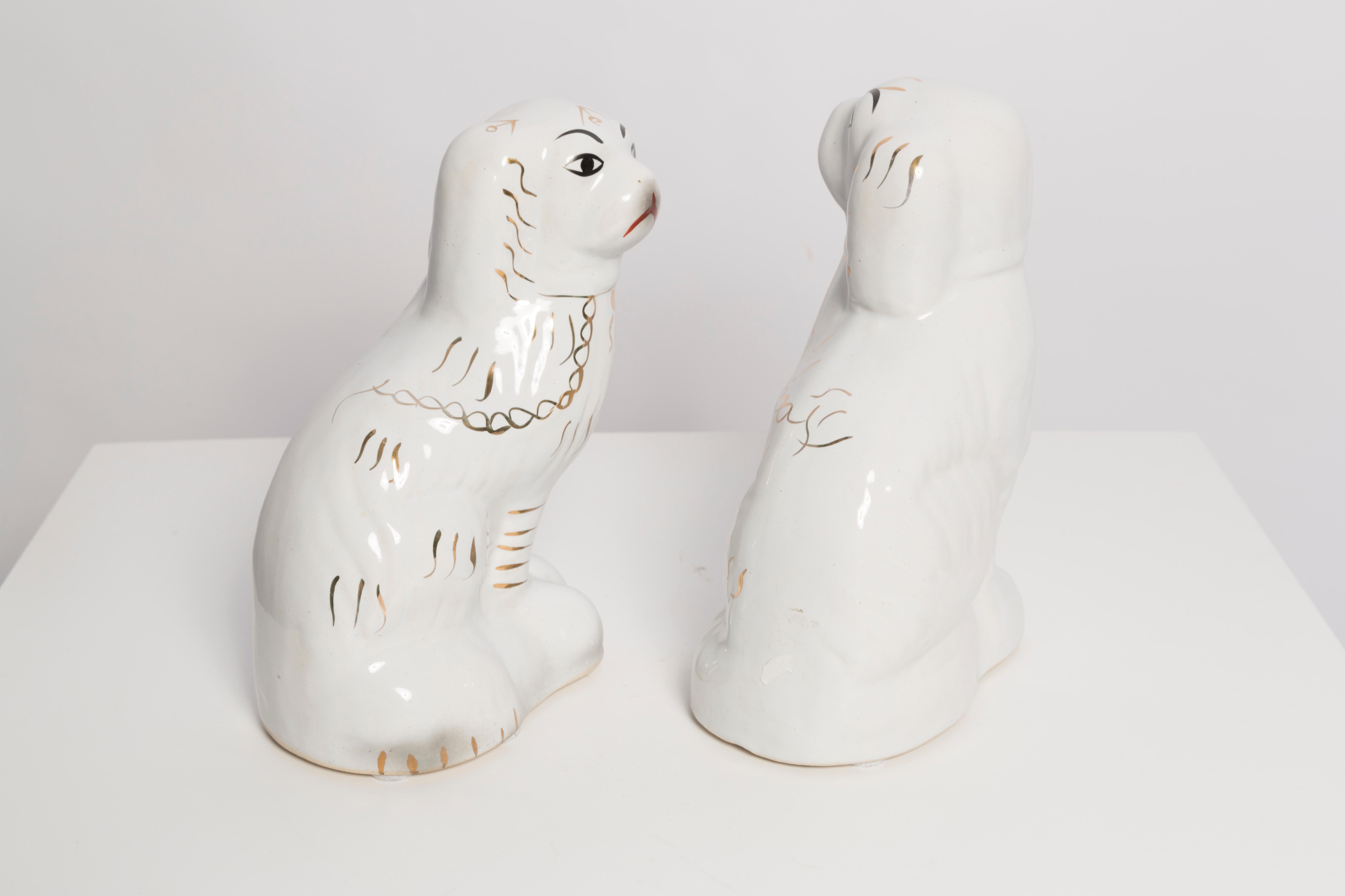 Pair of Mid Century Pottery Yorkshire Dogs Sculpture Staffordshire England 1960s In Good Condition For Sale In 05-080 Hornowek, PL