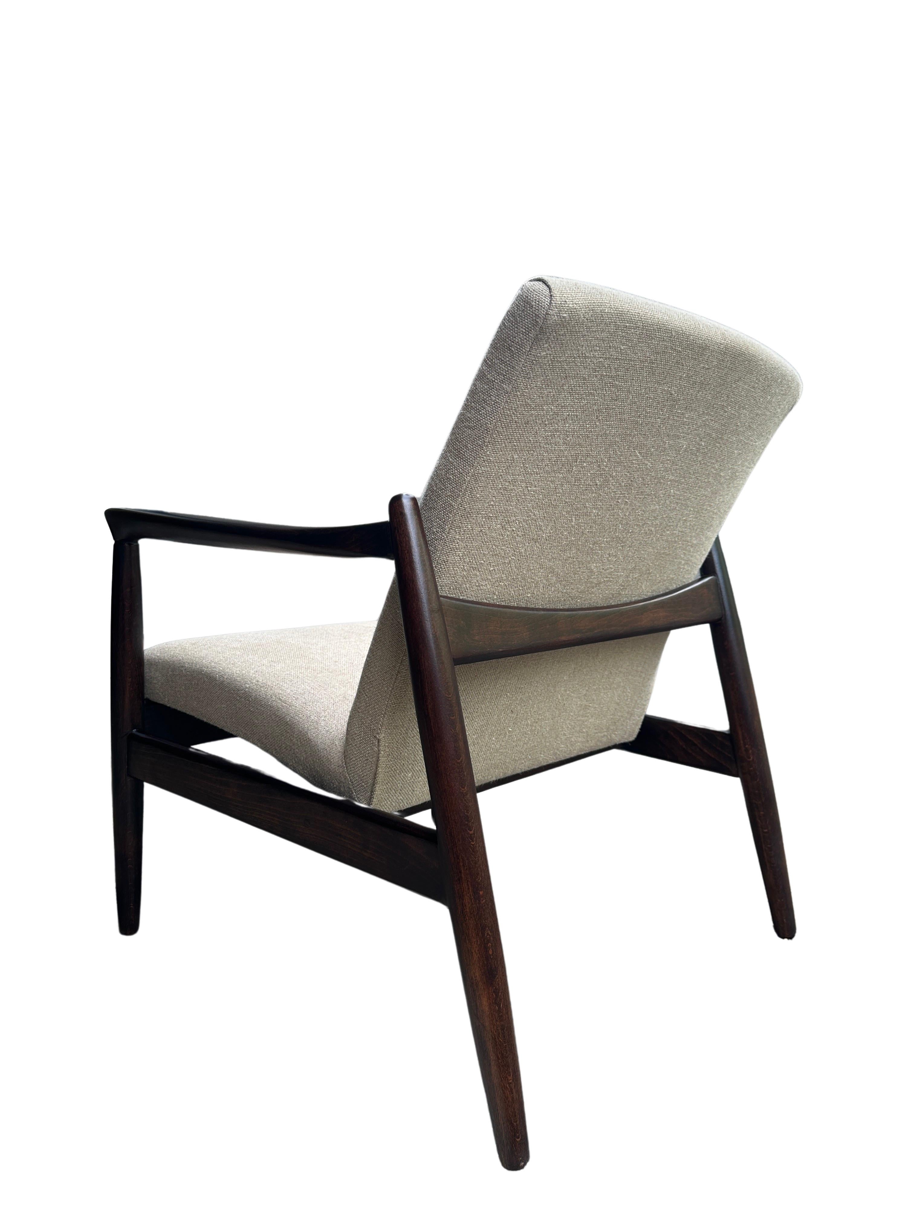 Hand-Crafted Pair of Mid Century Pure Linen GFM-64 Armchairs by Edmund Homa, 1960s For Sale