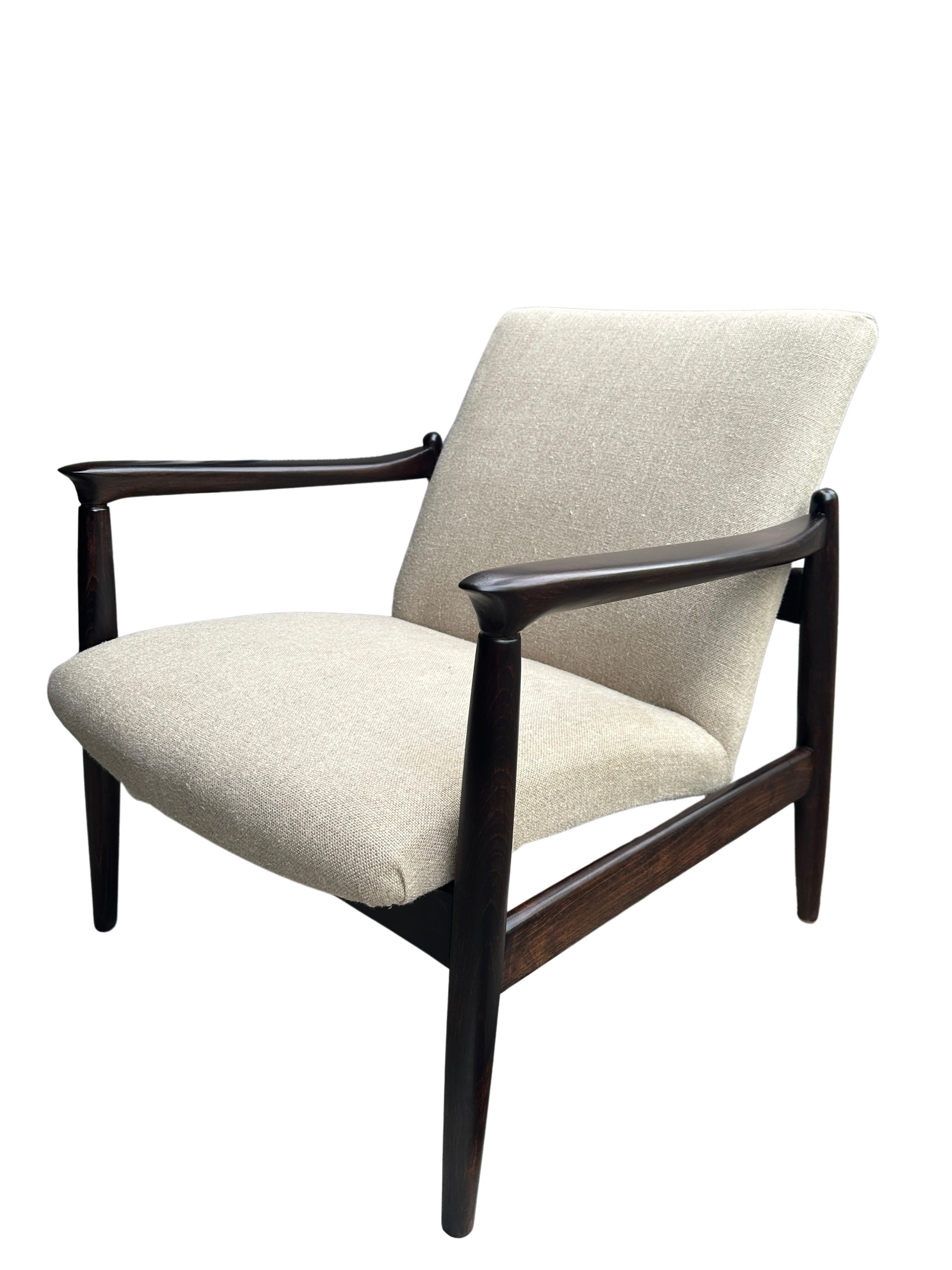 Paar Sessel aus reinem Leinen aus der Mitte des Jahrhunderts GFM-64 von Edmund Homa, 1960er Jahre im Zustand „Hervorragend“ im Angebot in WARSZAWA, 14