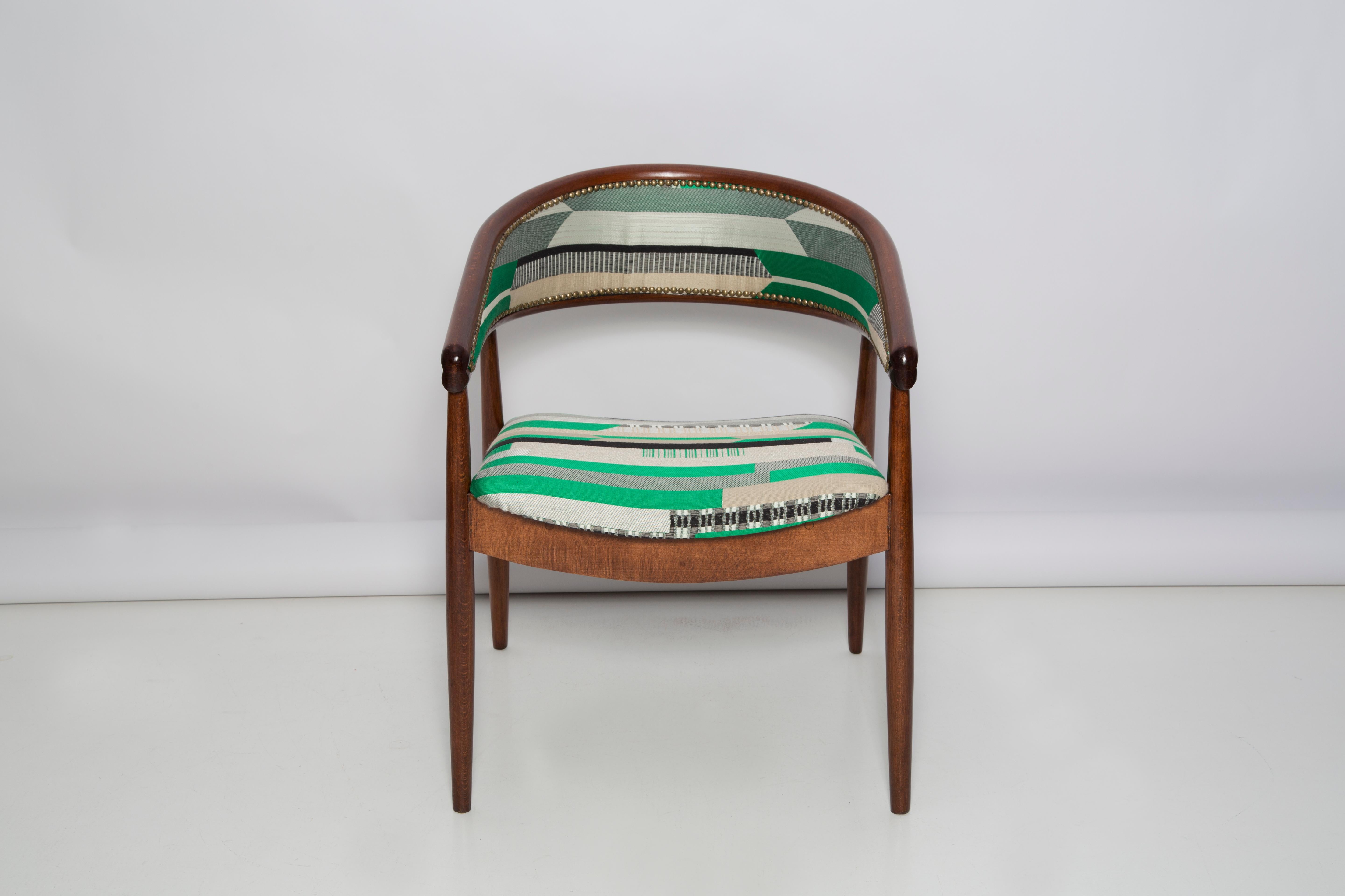 20ième siècle Paire de fauteuils Radomsko B-3300, Babelia Jacquard, années 1960, Europe en vente