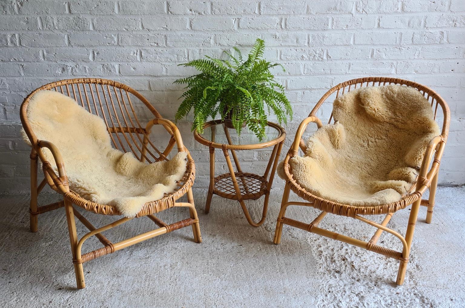 Pair of midcentury rattan / cane armchairs by Angraves, England, 1970s

A pair of rattan lounge armchairs. Made by English company ‘Angraves’ of Brook St, Leicester, part of their “Invincible” range

These stunning rattan chairs are both