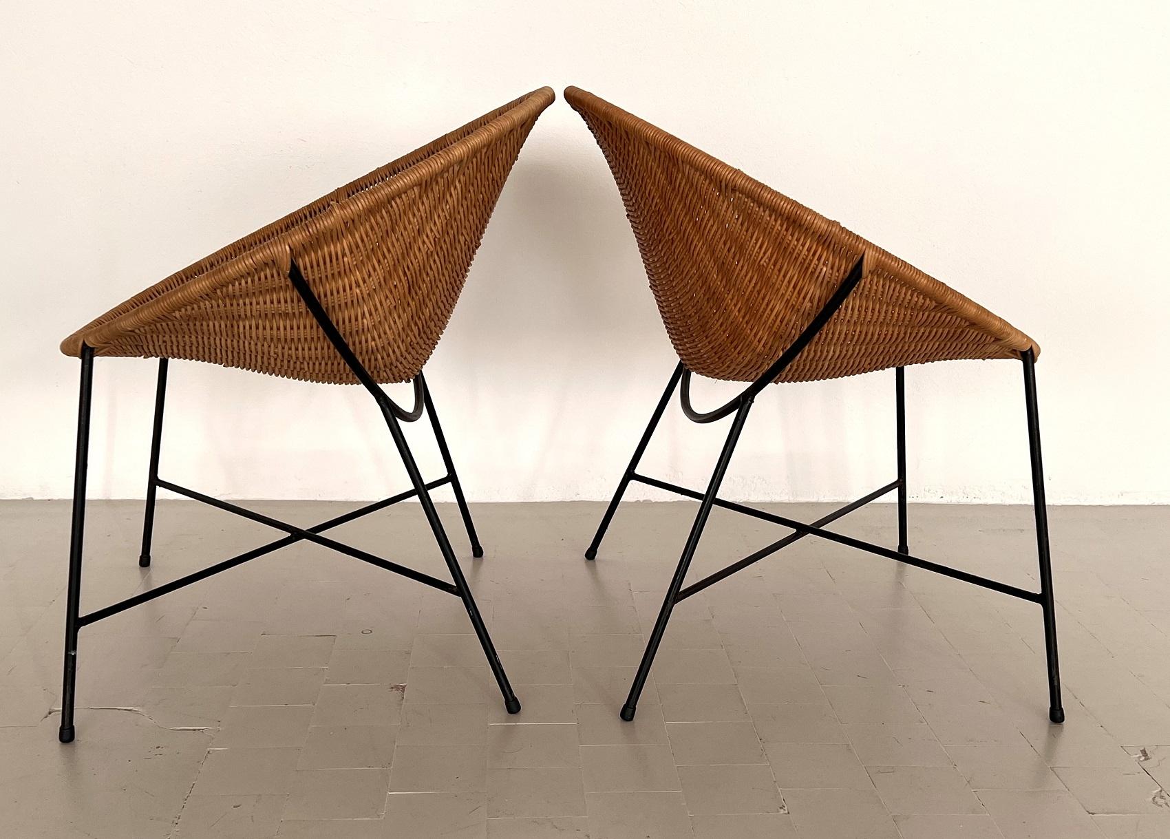 Italian Pair of Mid-Century Rattan Lounge Chairs, 1970s For Sale