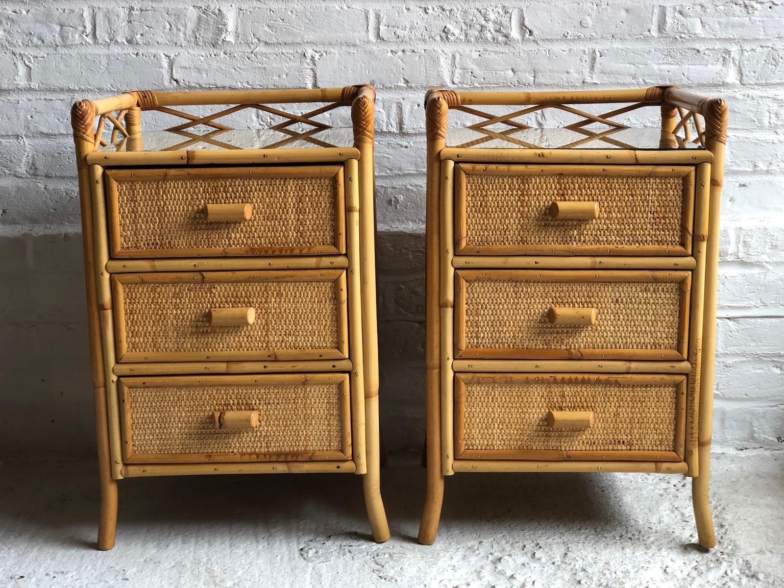 Pair of Midcentury Rattan Nightstands / Bedside Drawers by Angraves, ENG. 1970s In Good Condition In Richmond, Surrey