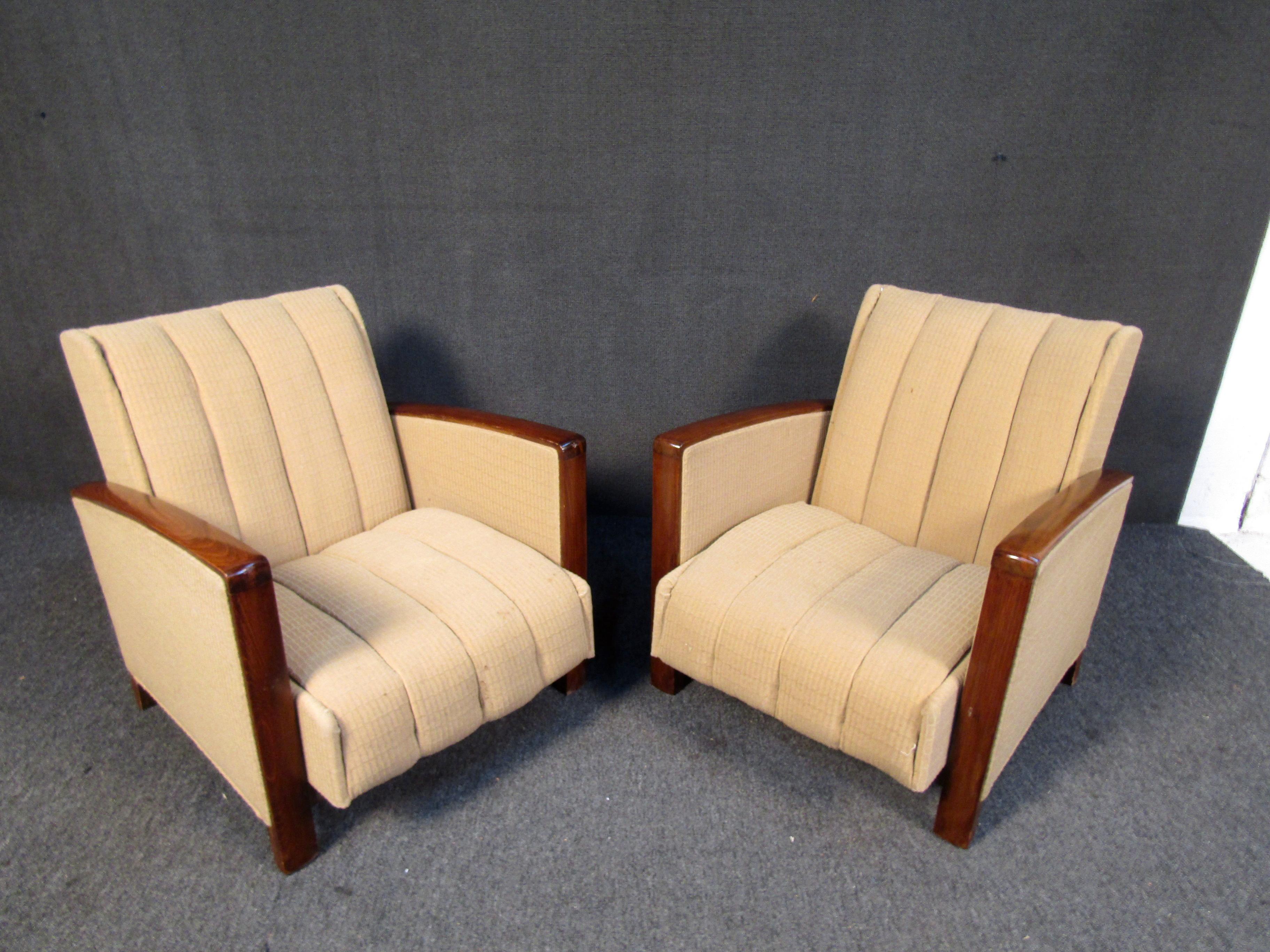 Pair of Mid-Century Reclining Arm Chairs In Good Condition In Brooklyn, NY