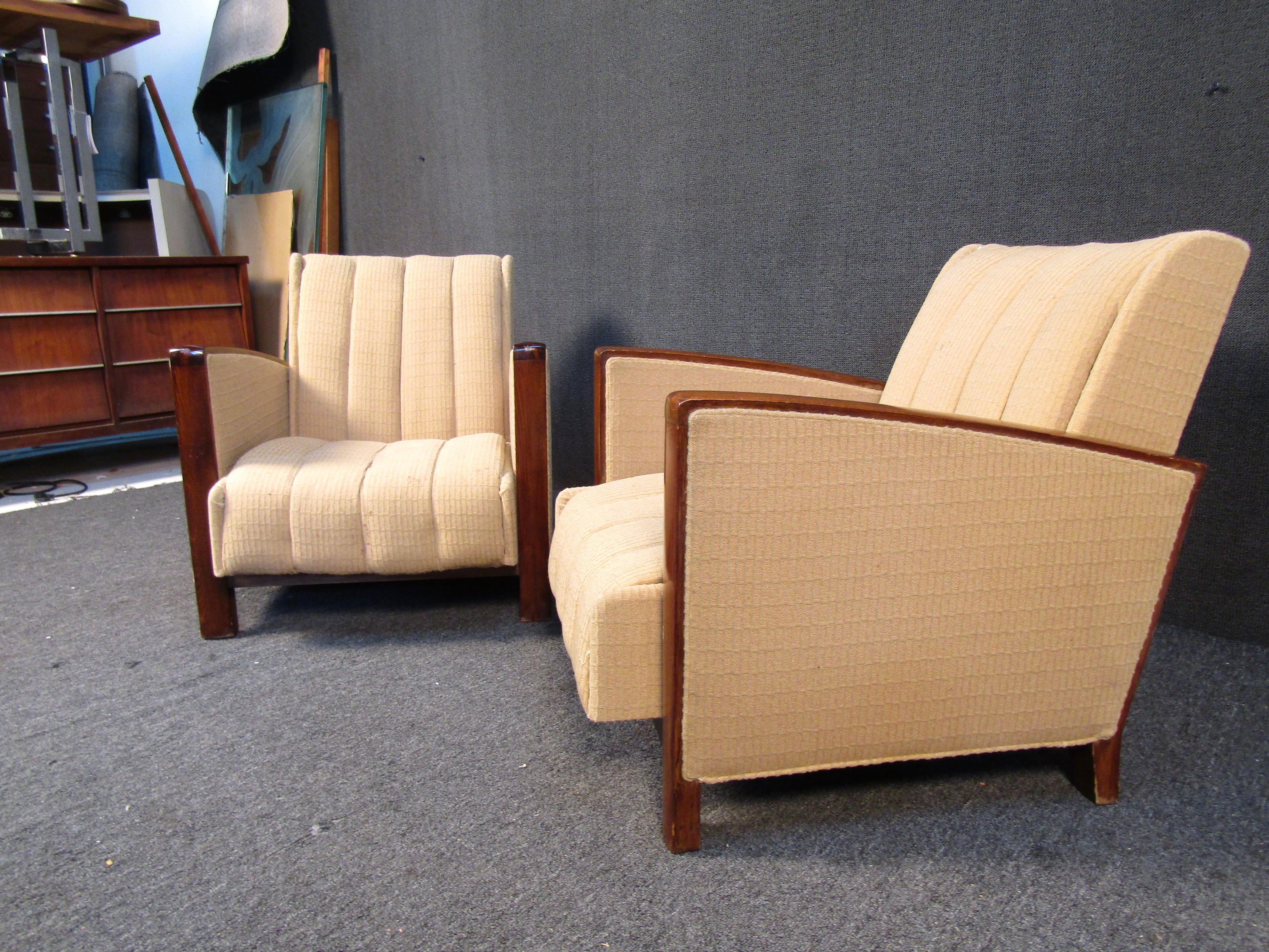 Pair of Mid-Century Reclining Arm Chairs 1