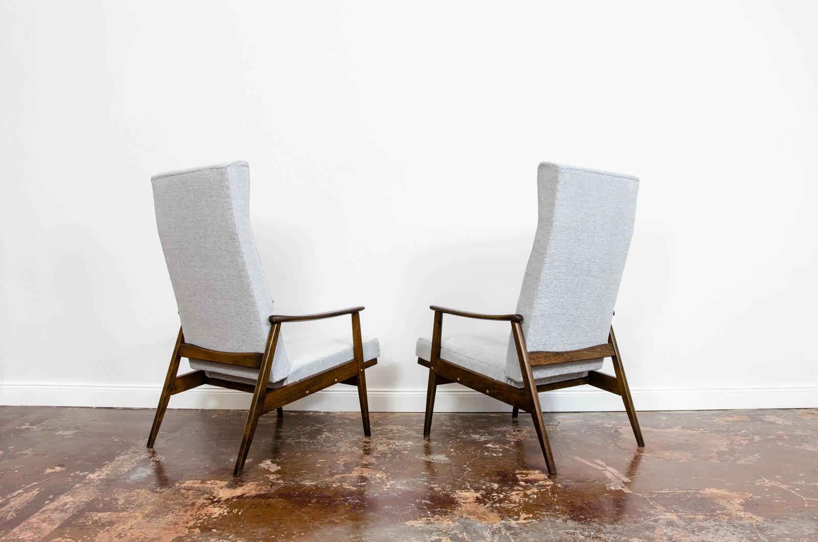 Czech Pair of Mid-Century Vintage Reclining High-Back Armchairs from TON, 1960s