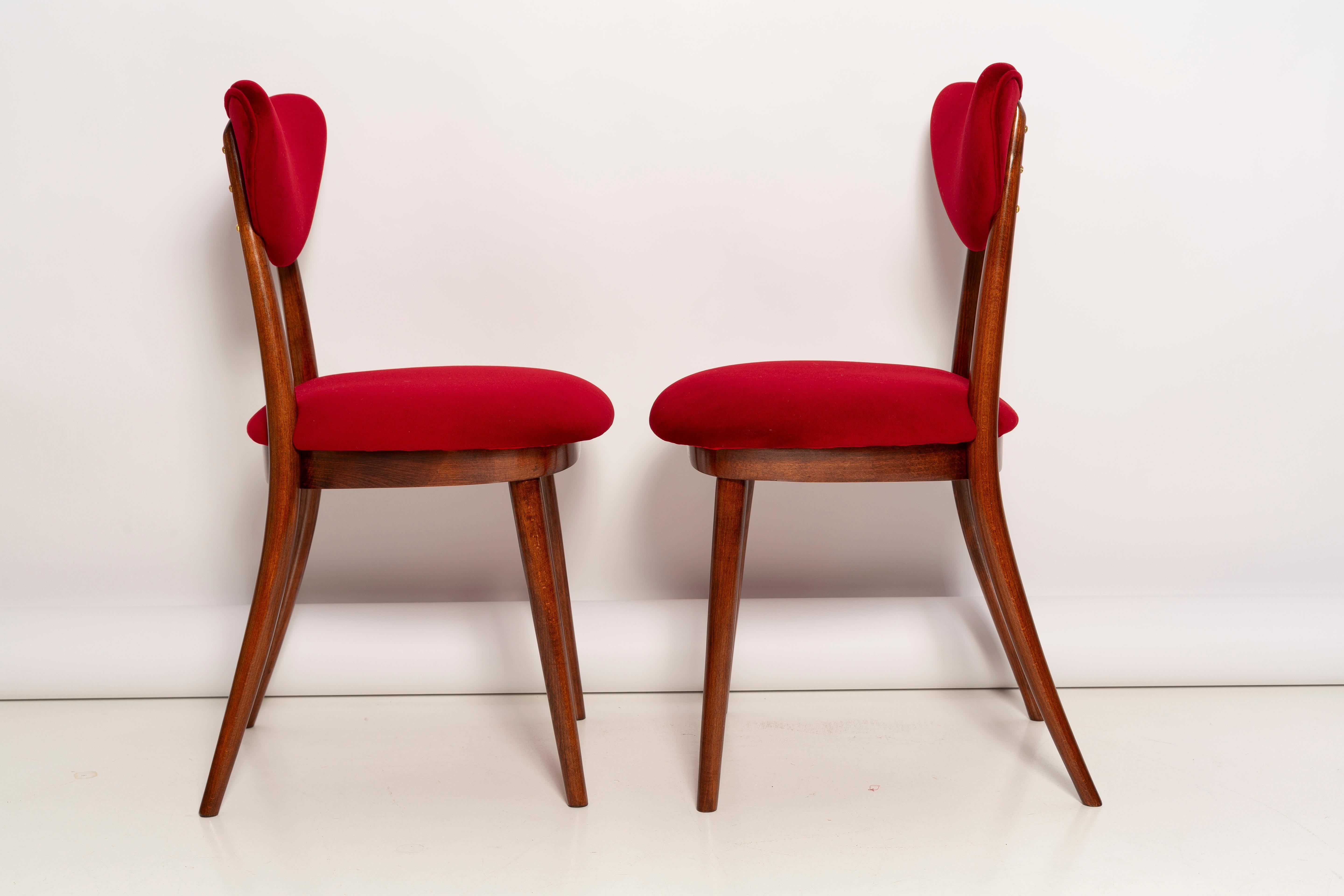 Hand-Crafted Pair of Mid Century Red Heart Chairs, Poland, 1960s For Sale