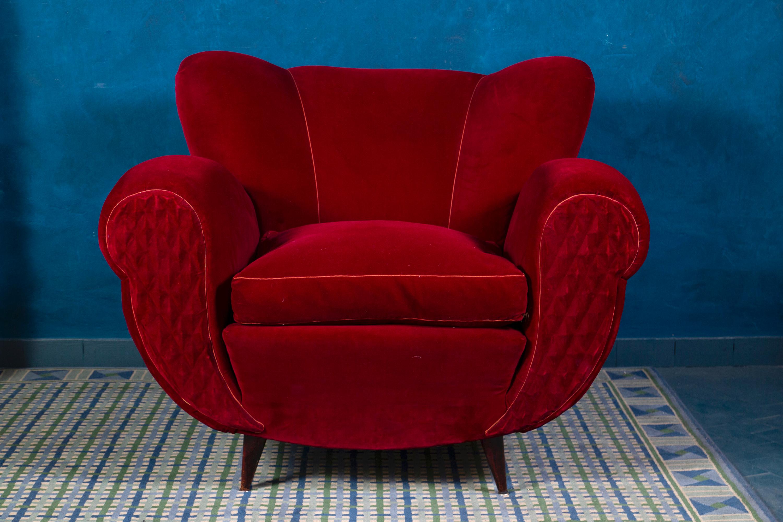 Italian Pair of Mid-Century Red Velvet Lounge Chairs or Armchairs For Sale