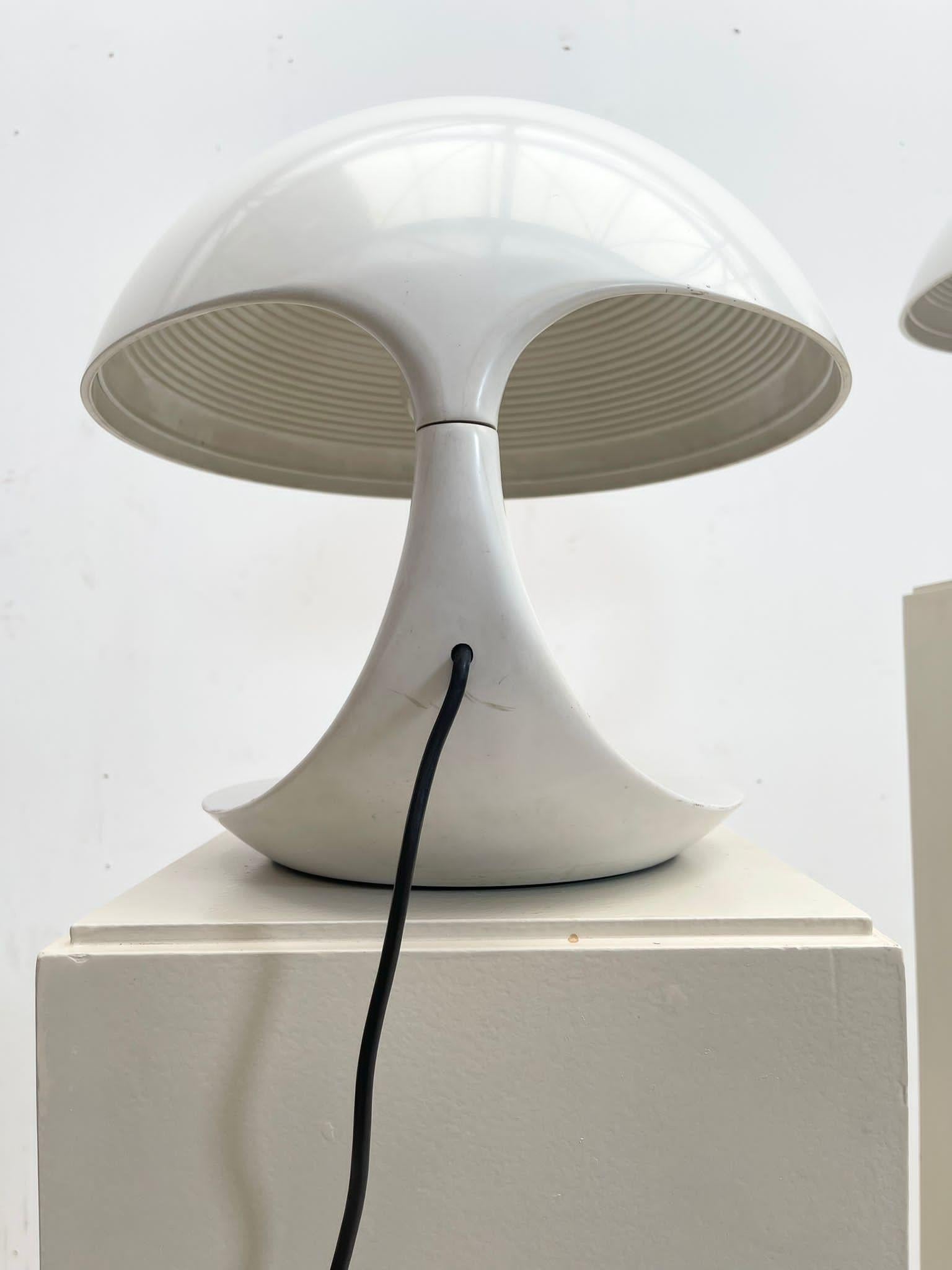 Pair of Mid-Century Resin White Table Lamps Model ''Cobra'' by Elio Martinelli 9