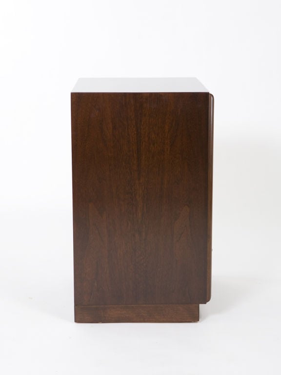 Pair of Mid-Century Robsjohn-Gibbings Nightstands In Good Condition For Sale In New York, NY